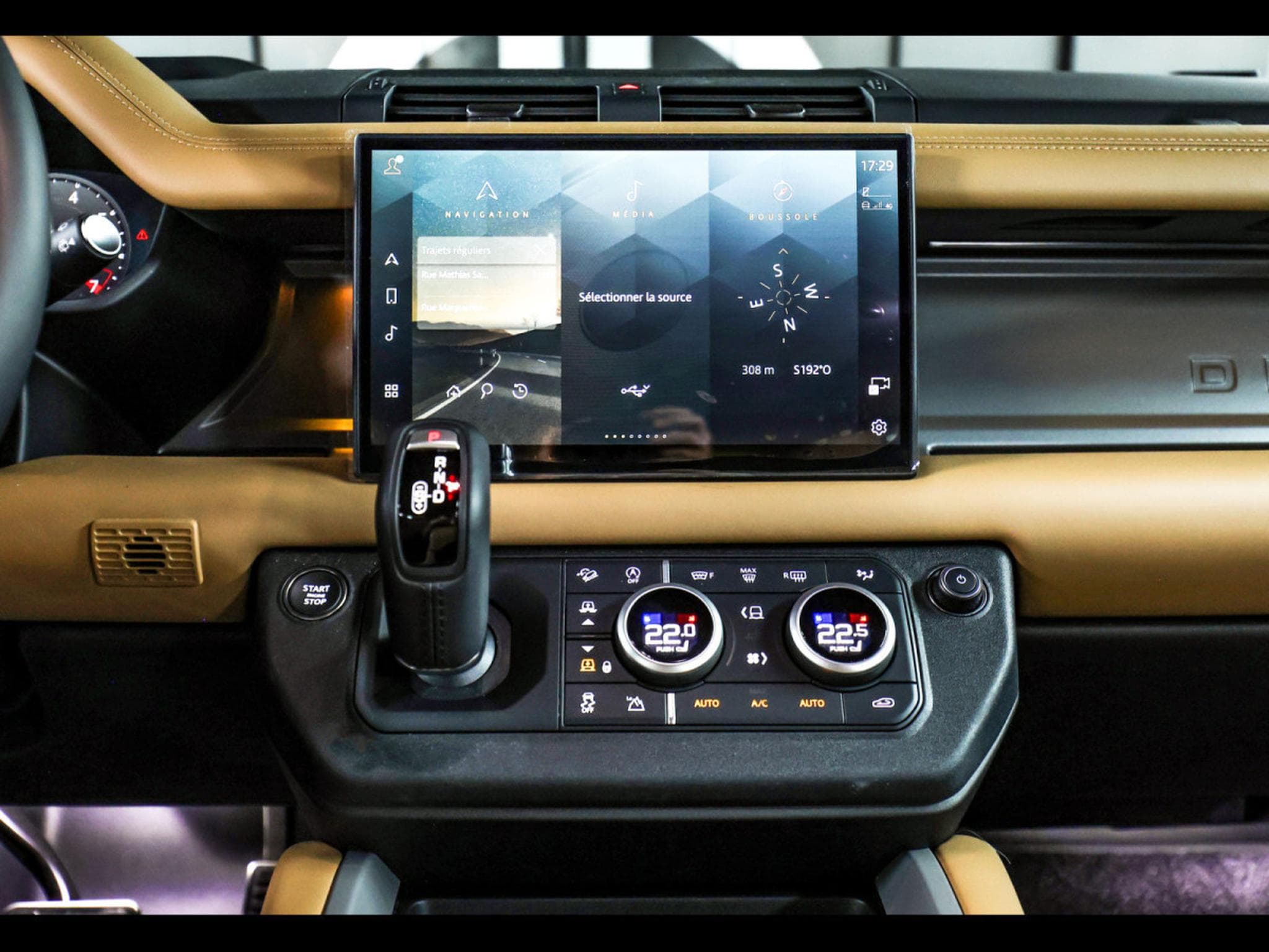 Land-Rover Defender 110 P425 X AWD°XPEL MAT°BLACK PACK (2024) - Photo 14