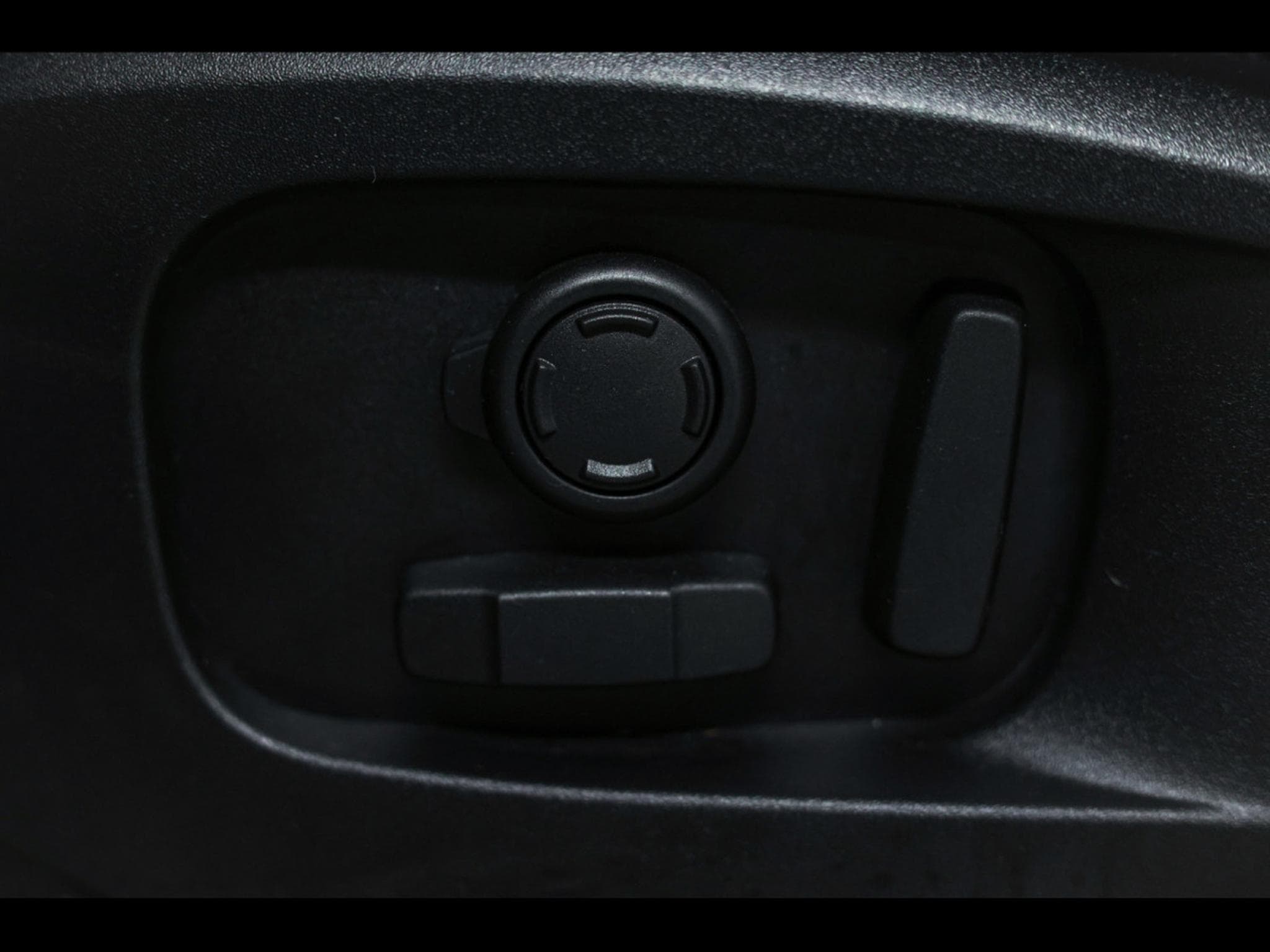 Land-Rover Defender 110 P425 X AWD°XPEL MAT°BLACK PACK (2024) - Photo 21