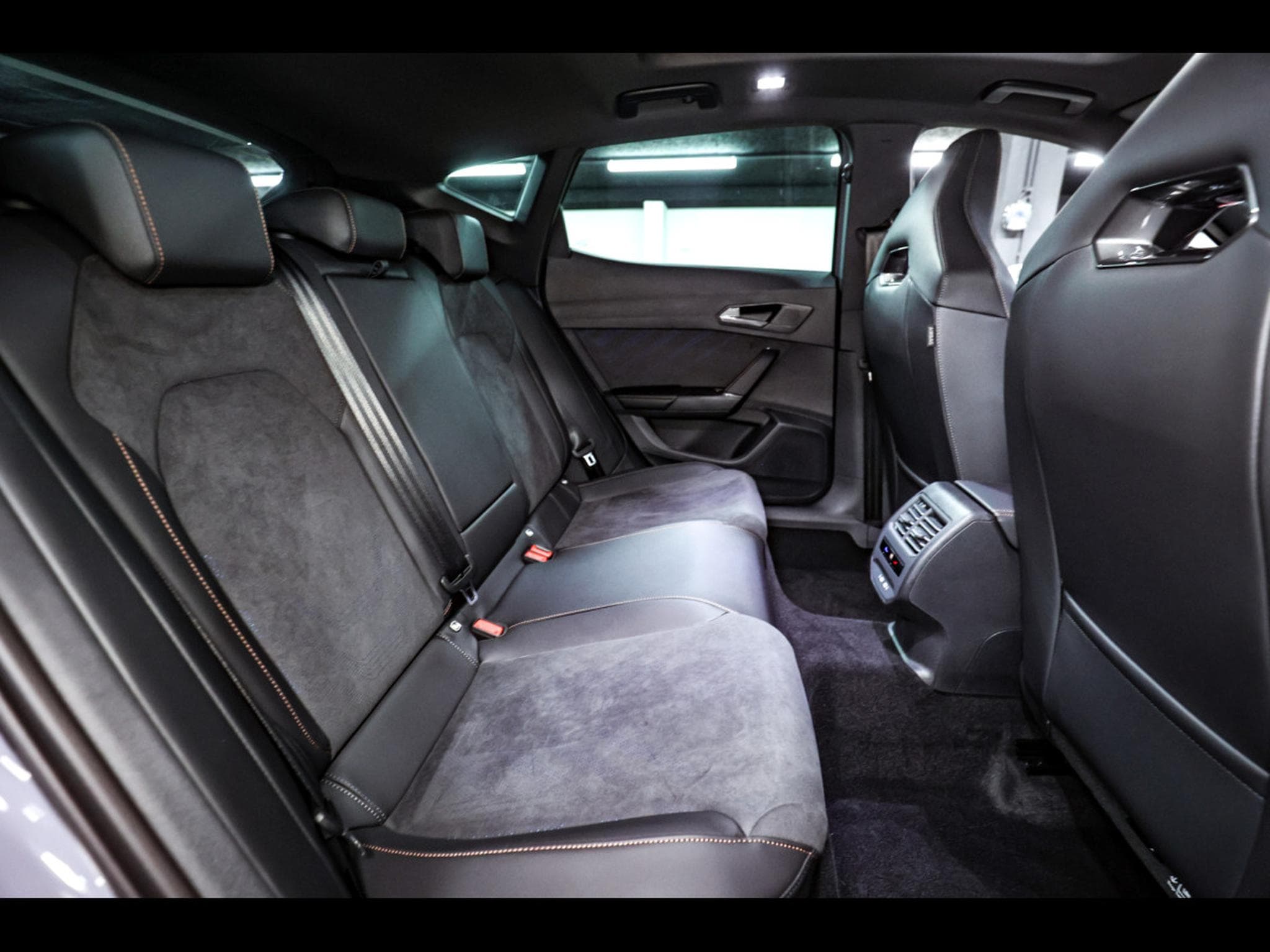 Cupra Formentor VZ 2.0 TSI 333 DSG7 4DRIVE (FACELIFT) – PACK SKYLINE - GRAPH (2025) - Foto 14