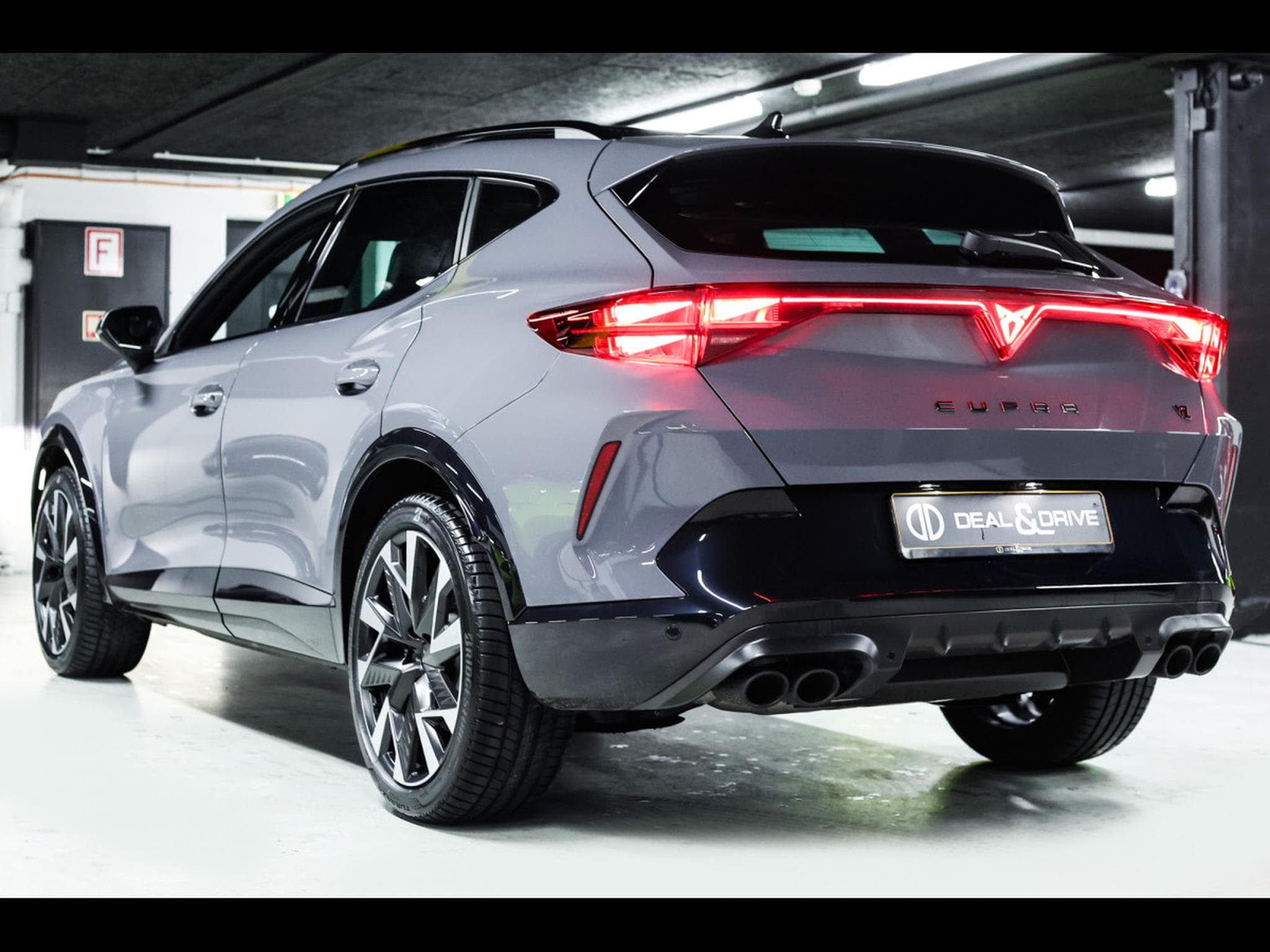 Cupra Formentor VZ 2.0 TSI 333 DSG7 4DRIVE (FACELIFT) – PACK SKYLINE - GRAPH (2025) - Foto 3