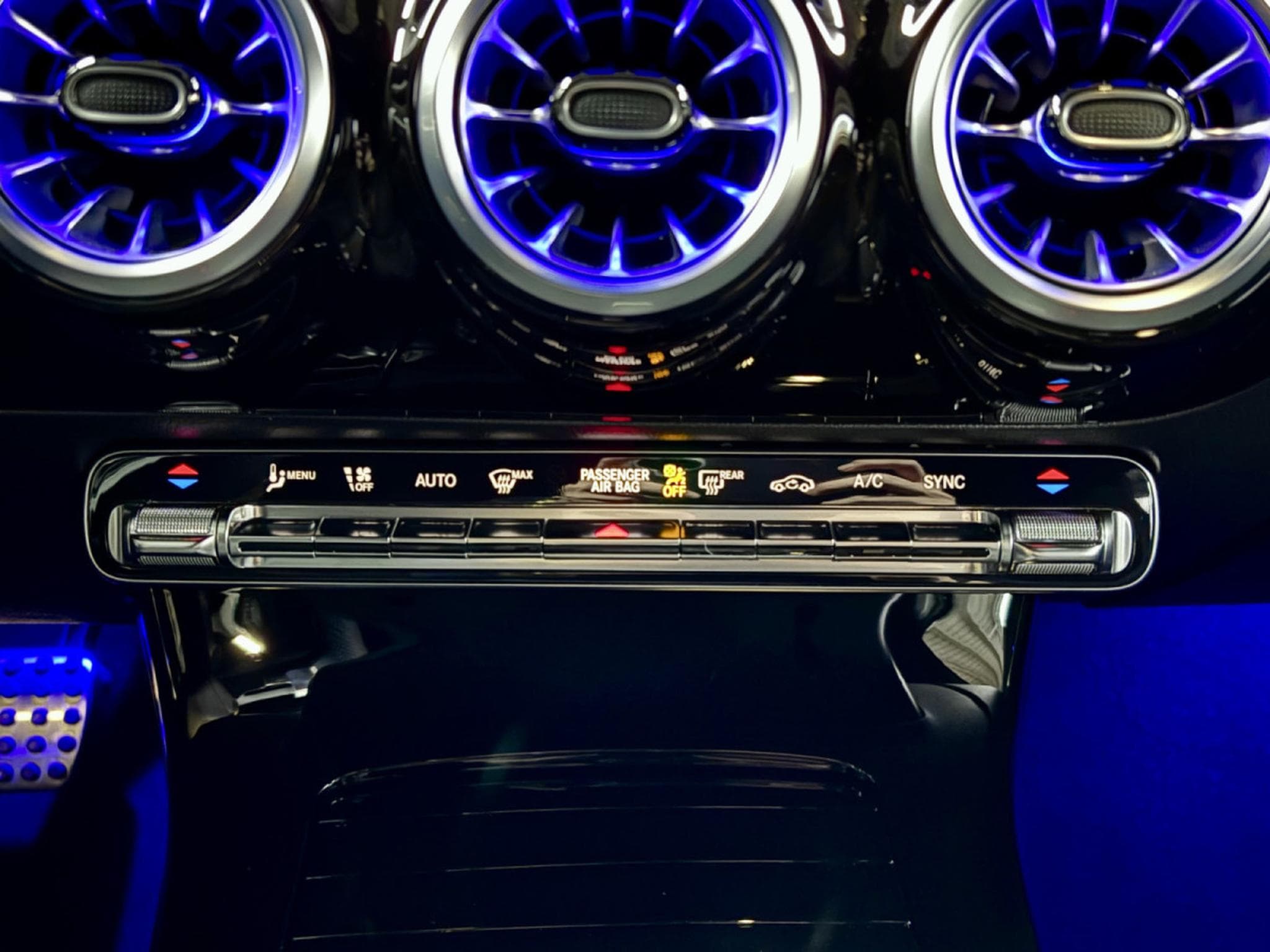 Mercedes A 200 AMG EDITION 163 CV * CAMÉRA *MBUX * KEYLESS * (2023) - Foto 16