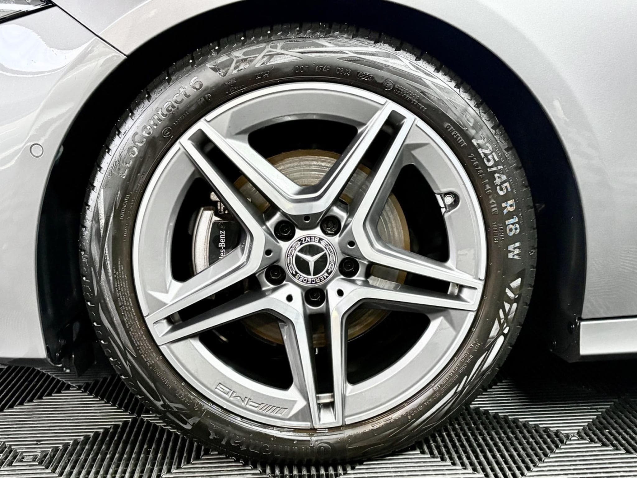 Mercedes A 200 AMG EDITION 163 CV * CAMÉRA *MBUX * KEYLESS * (2023) - Foto 23