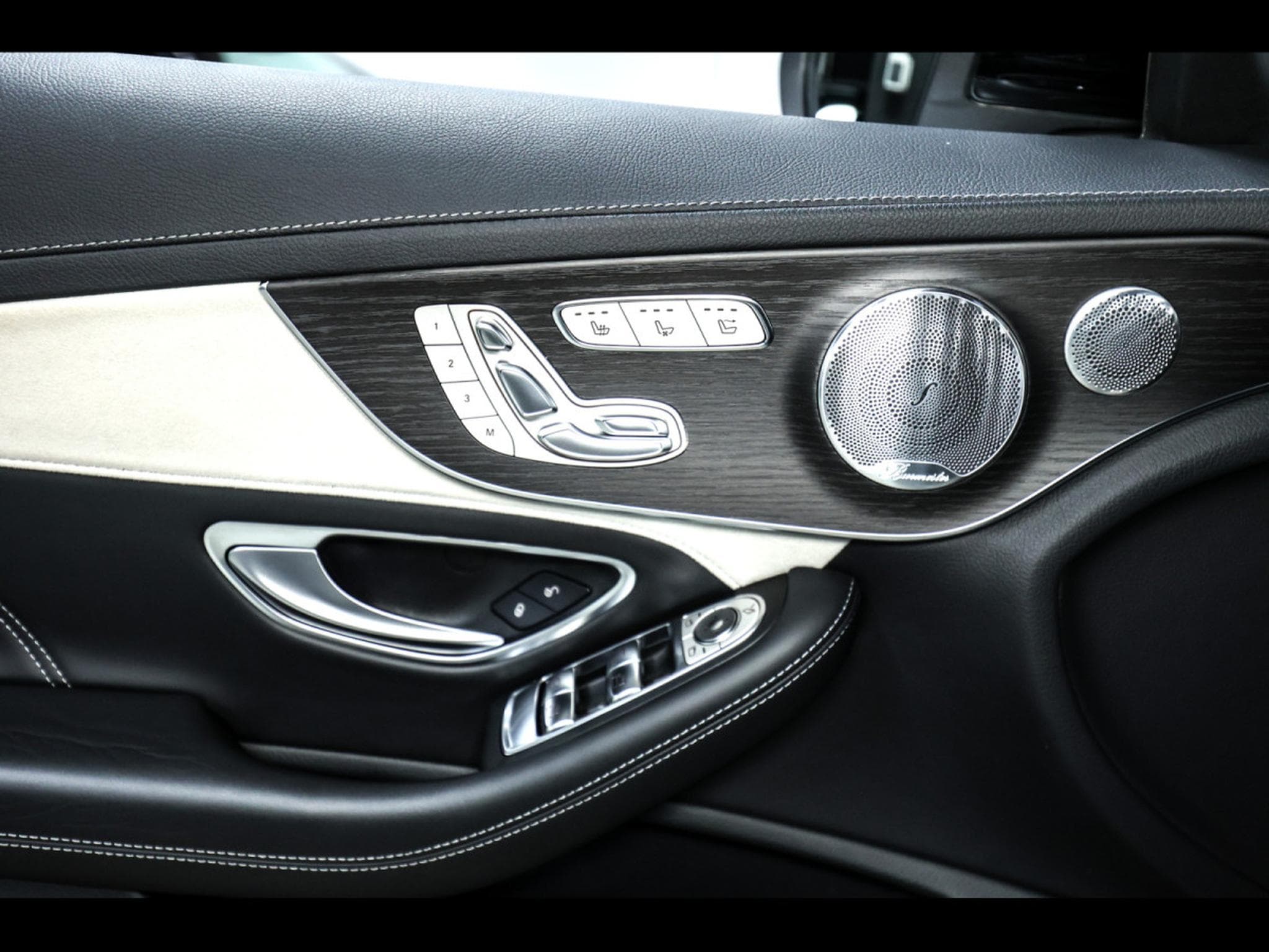 Mercedes C 63 AMG S AMG CABRIOLET (510 CH) – PACK NIGHT - IRIDIUM-SILBER (2020) - Foto 22