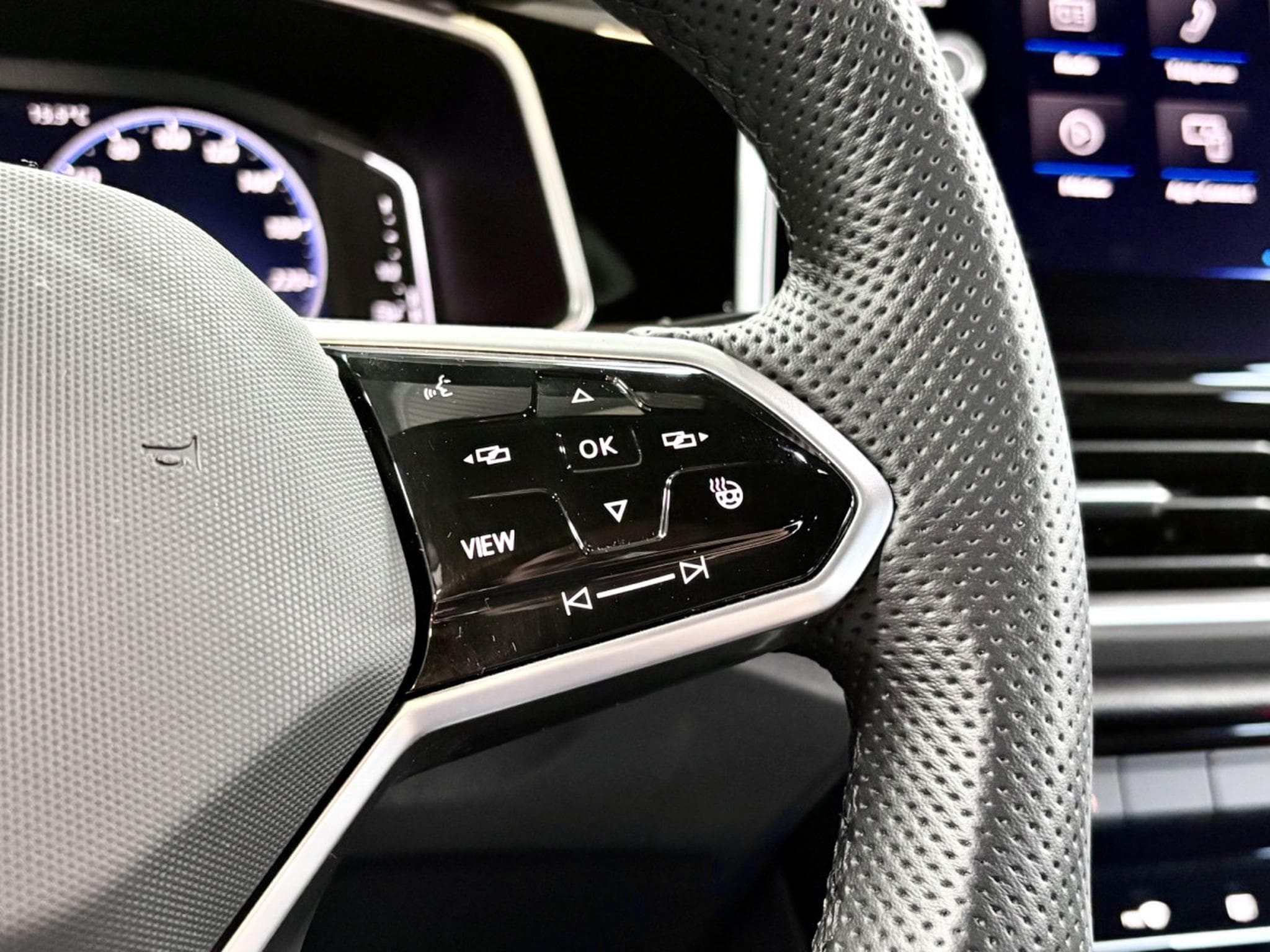 VW T-Roc R-line 150 CV DSG 7 TSI * Caméra * ACC * Hayon (2024) - Foto 12