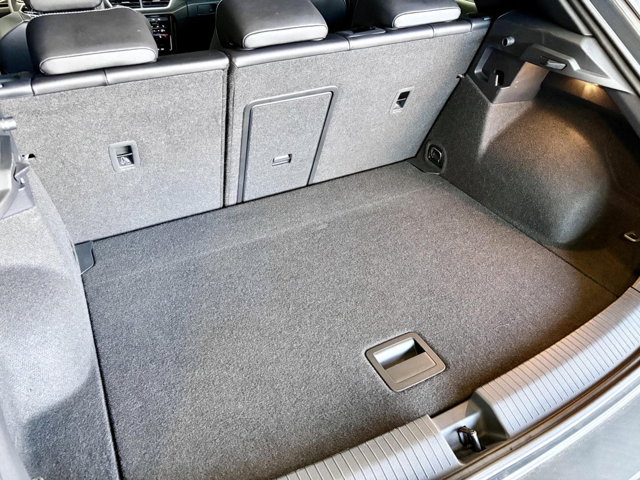 VW T-Roc R-line 150 CV DSG 7 TSI * Caméra * ACC * Hayon (2024) - Foto 19