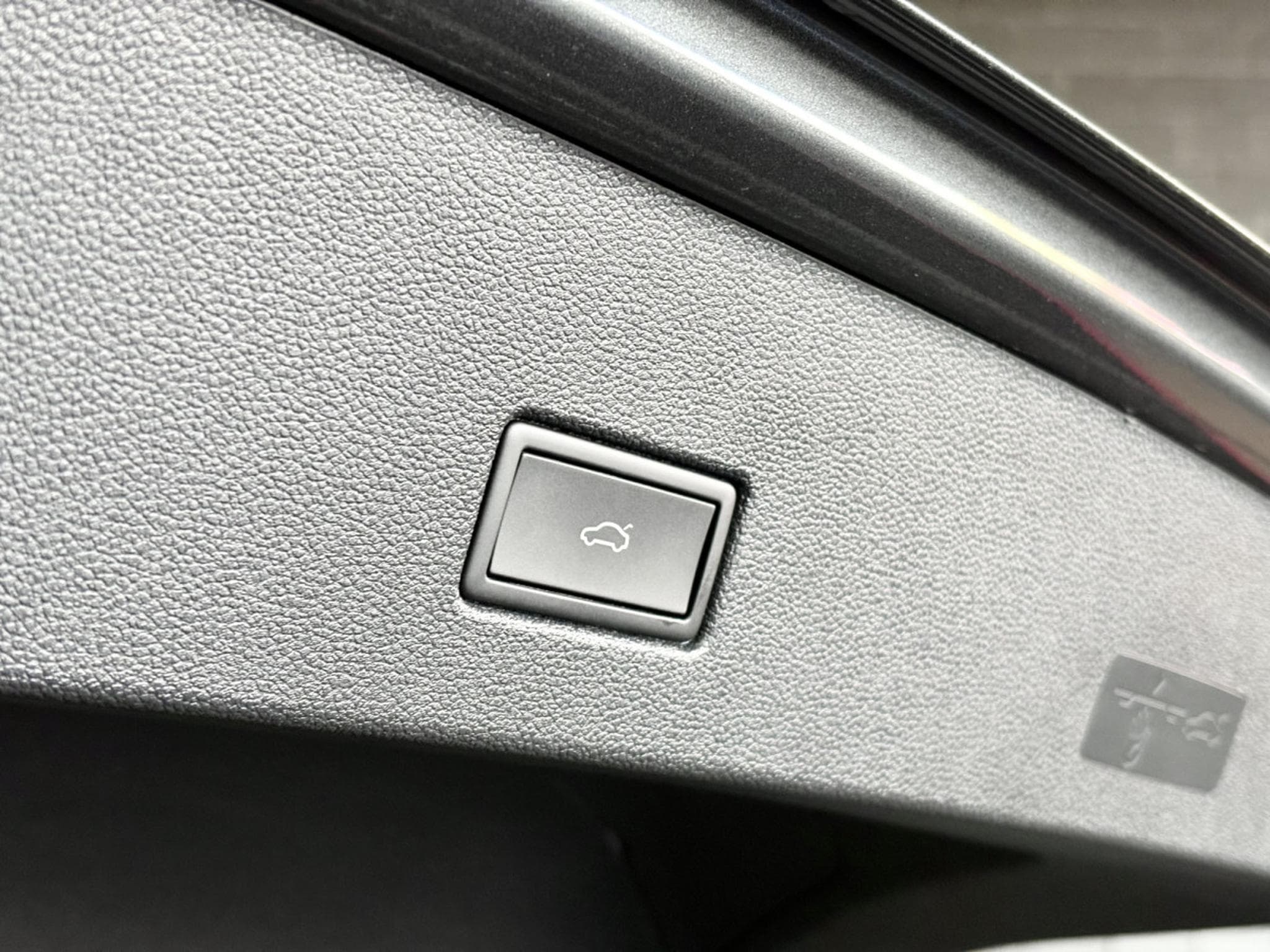 VW T-Roc R-line 150 CV DSG 7 TSI * Caméra * ACC * Hayon (2024) - Foto 20