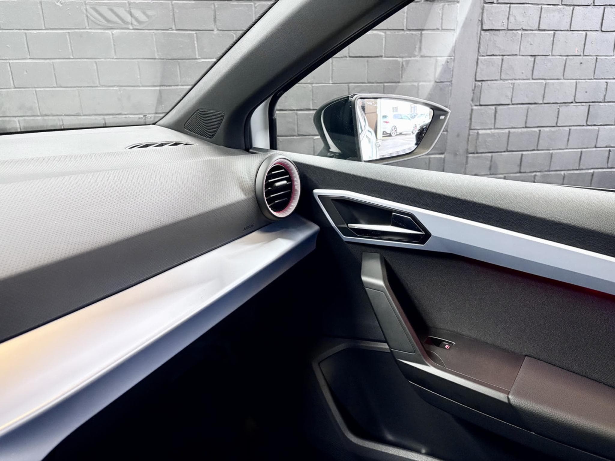 Seat Ibiza FR Pro Black Edition 1.0 110CV *Caméra* *Sièges Chauffants* (2022) - Foto 19