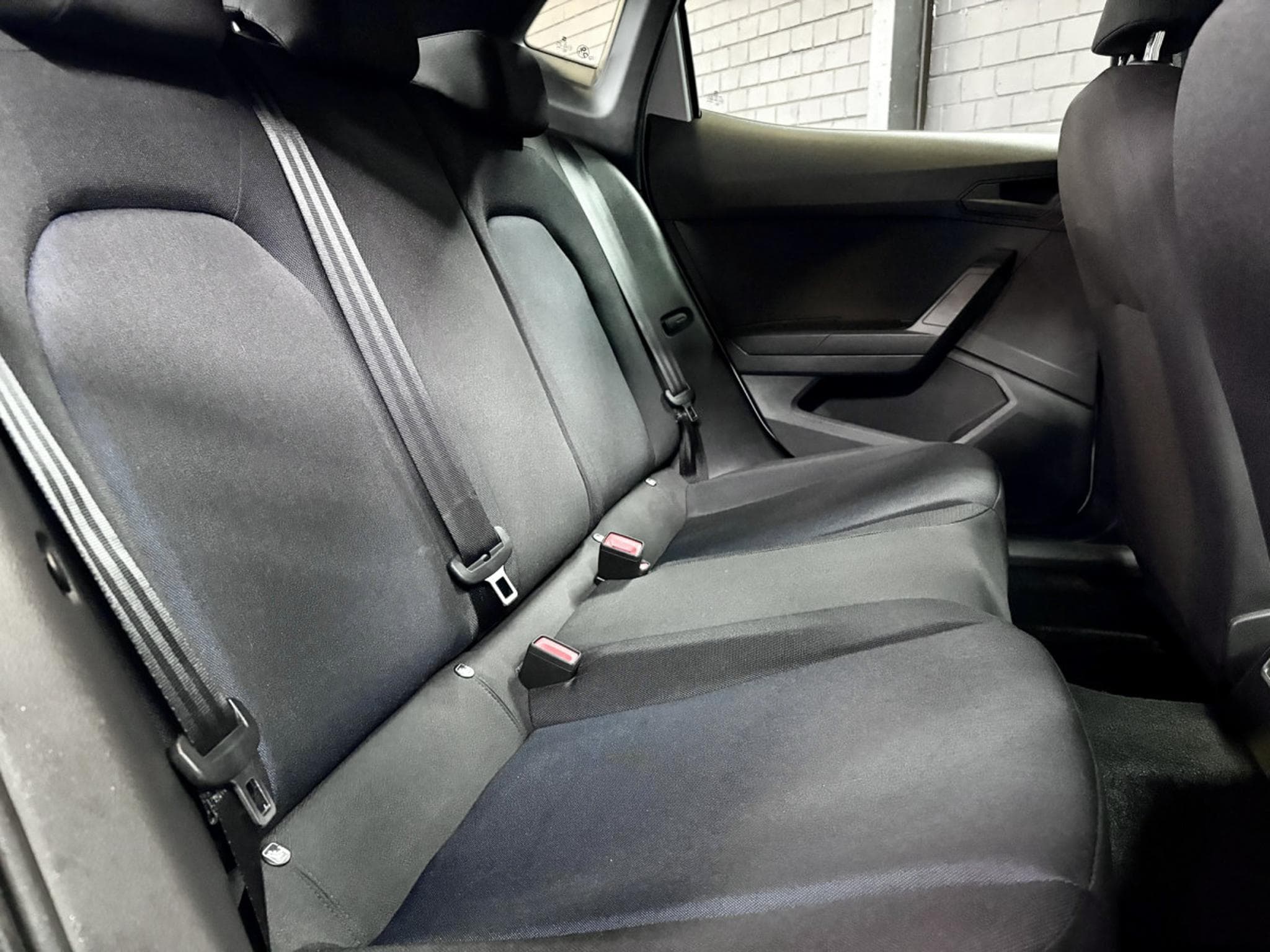 Seat Ibiza FR Pro Black Edition 1.0 110CV *Caméra* *Sièges Chauffants* (2022) - Foto 23