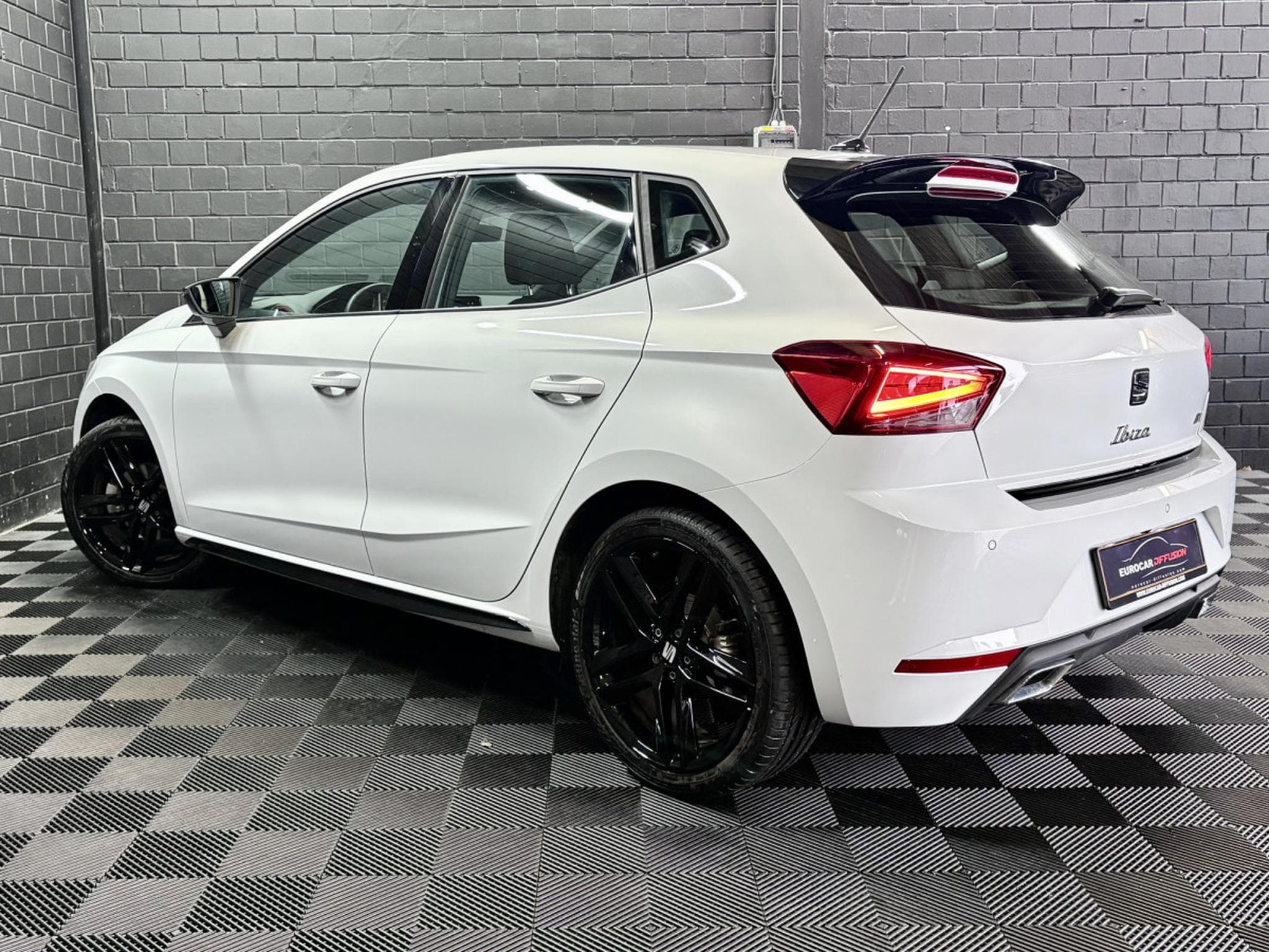 Seat Ibiza FR Pro Black Edition 1.0 110CV *Caméra* *Sièges Chauffants* (2022) - Foto 4