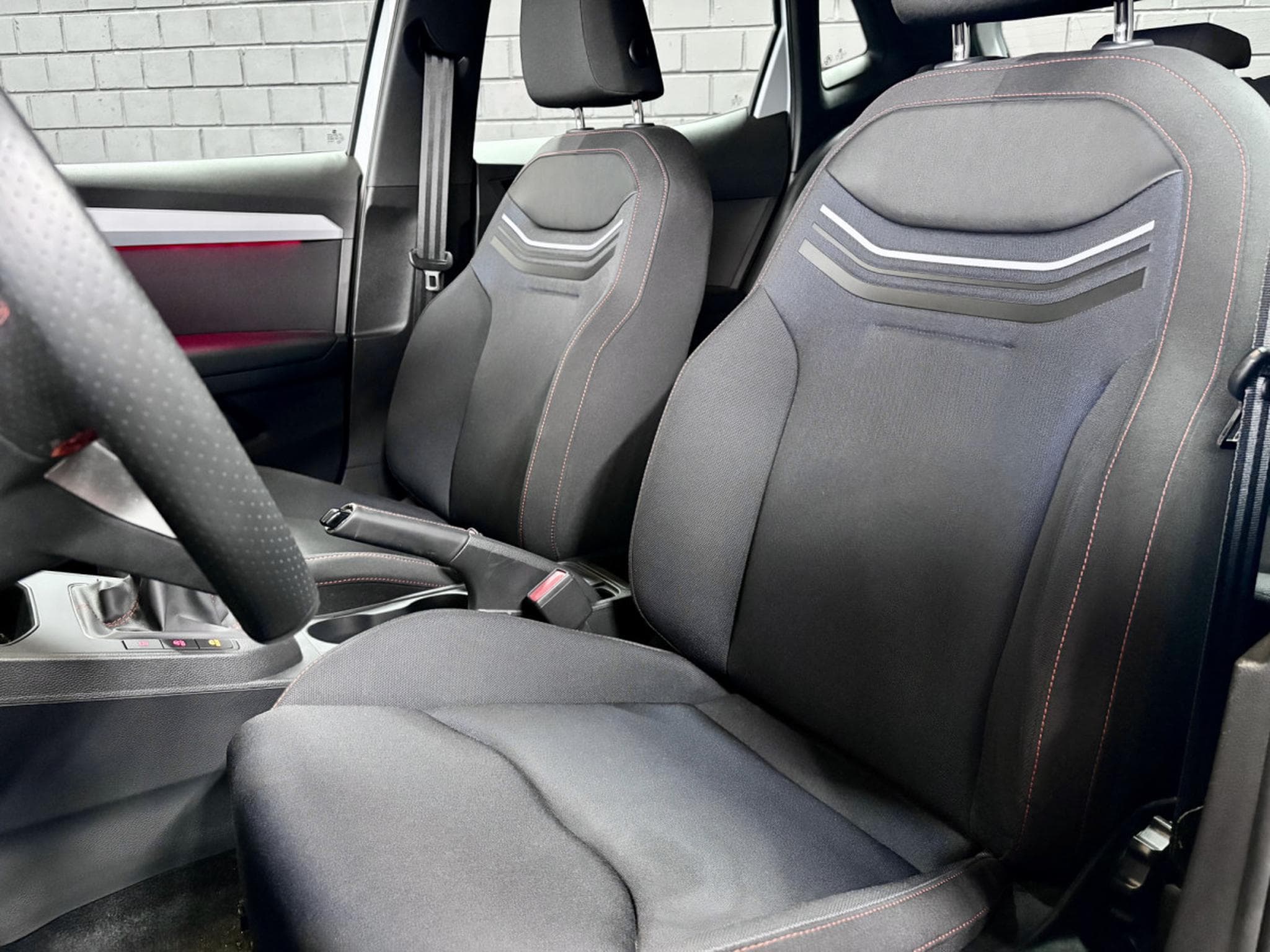 Seat Ibiza FR Pro Black Edition 1.0 110CV *Caméra* *Sièges Chauffants* (2022) - Foto 7