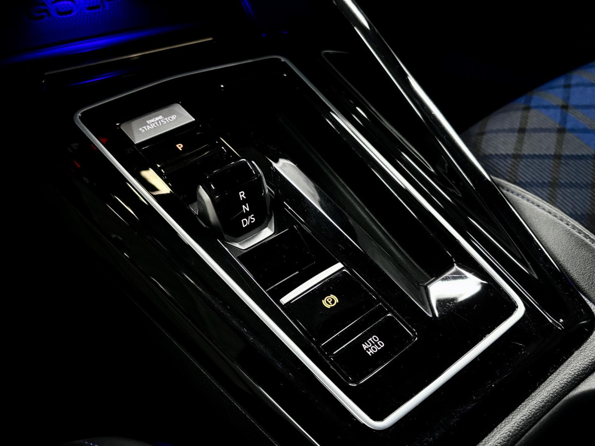 VW Golf R 4Motion 2.0 TSI 320 CV DSG7 *PACK PERF* *DCC* *Harman* (2022) - Photo 14