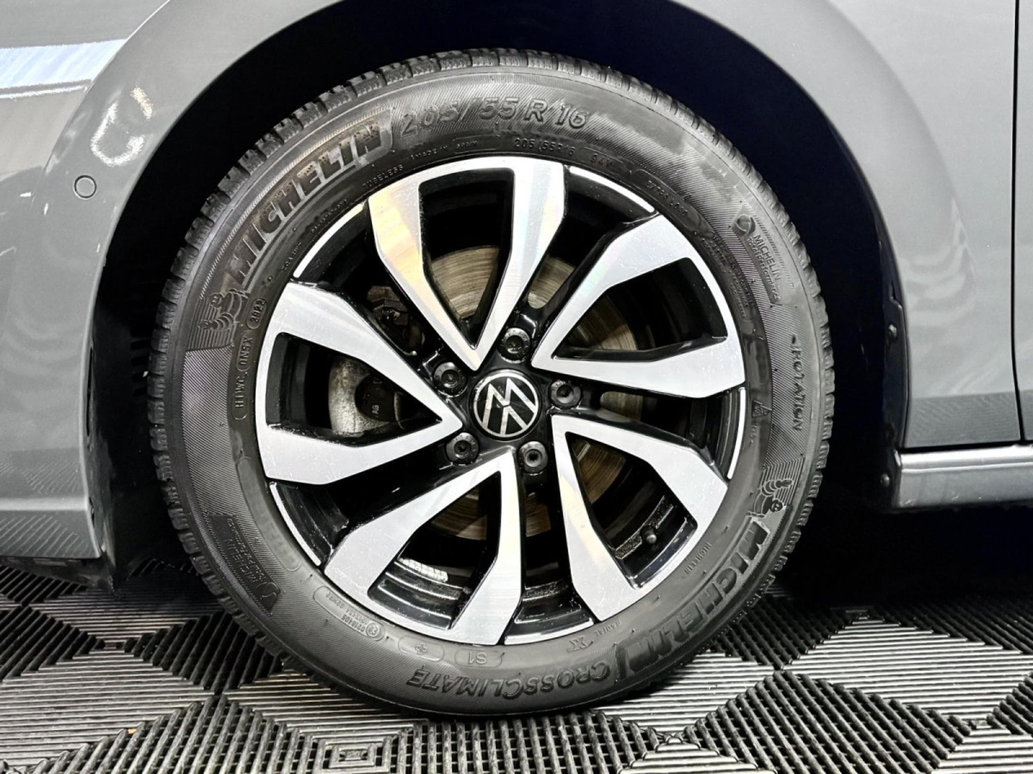 VW Golf Life ACTIVE 2.0 TDI DSG7 150 CV ** Attelage ** Caméra ** (2022) - Foto 22