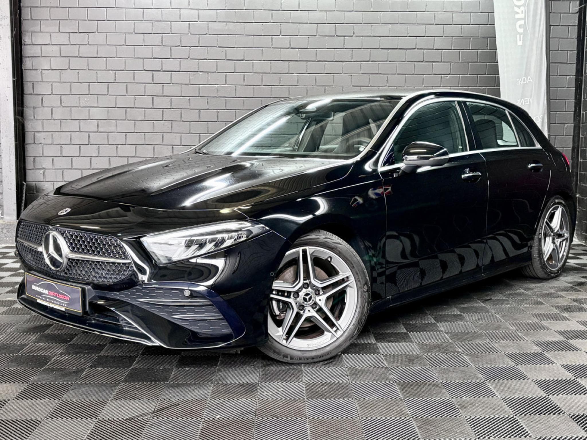Mercedes A 200 AMG EDITION 163 CV * CAMÉRA *MBUX * CUIR/ALCANTARA* (2024) - Photo 1