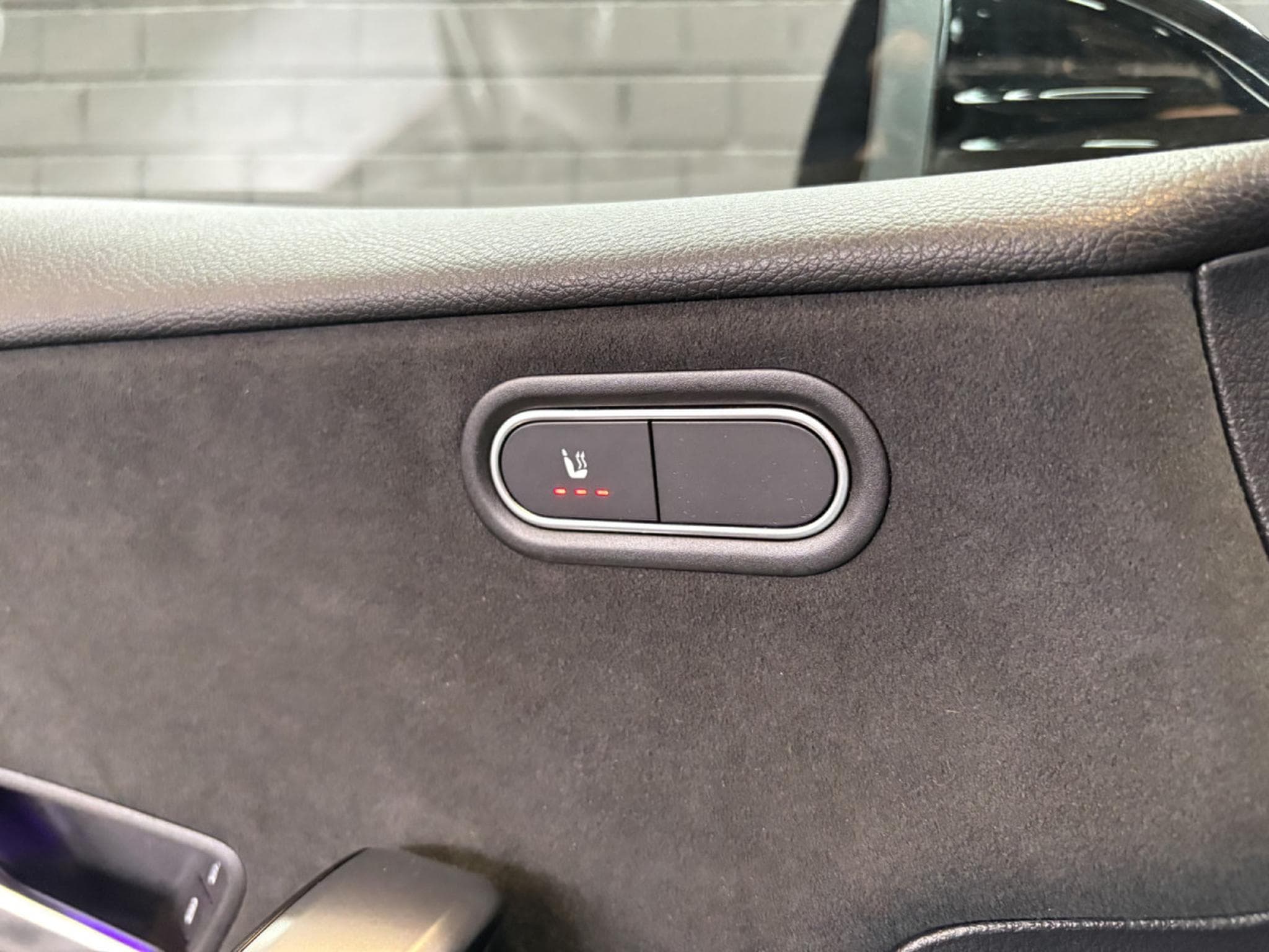 Mercedes A 200 AMG EDITION 163 CV * CAMÉRA *MBUX * CUIR/ALCANTARA* (2024) - Photo 10