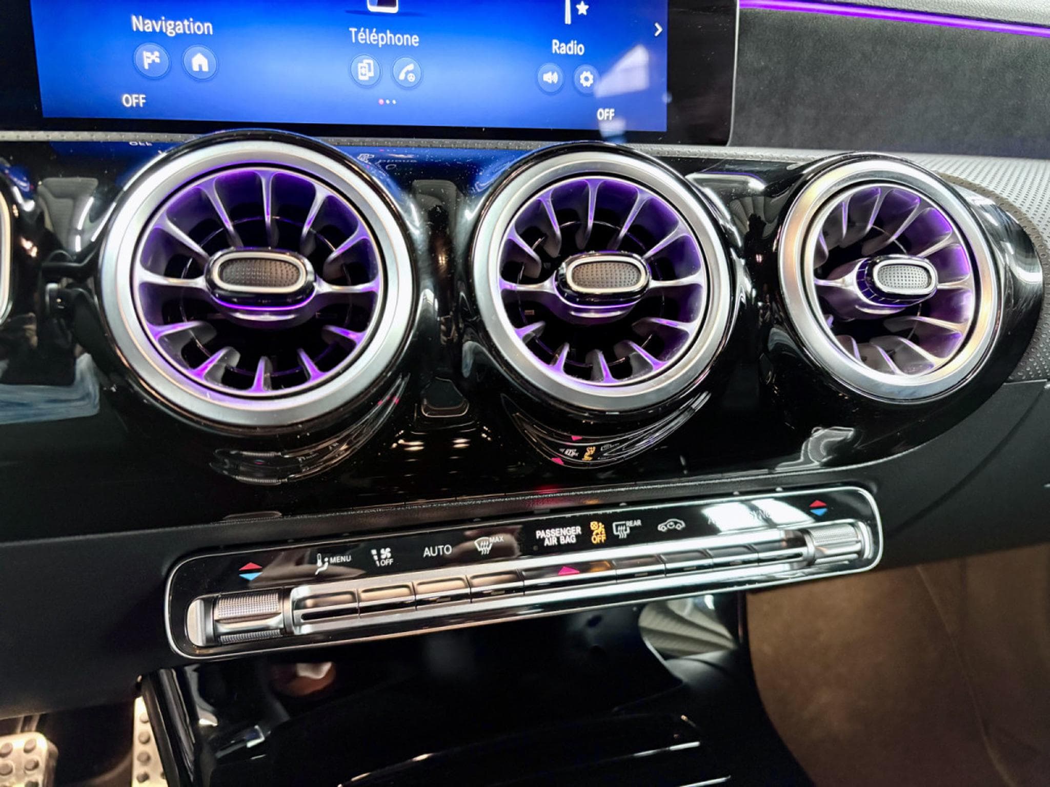 Mercedes A 200 AMG EDITION 163 CV * CAMÉRA *MBUX * CUIR/ALCANTARA* (2024) - Photo 15