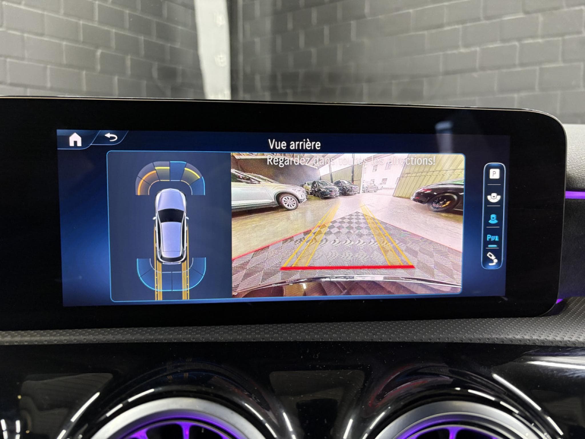 Mercedes A 200 AMG EDITION 163 CV * CAMÉRA *MBUX * CUIR/ALCANTARA* (2024) - Photo 16