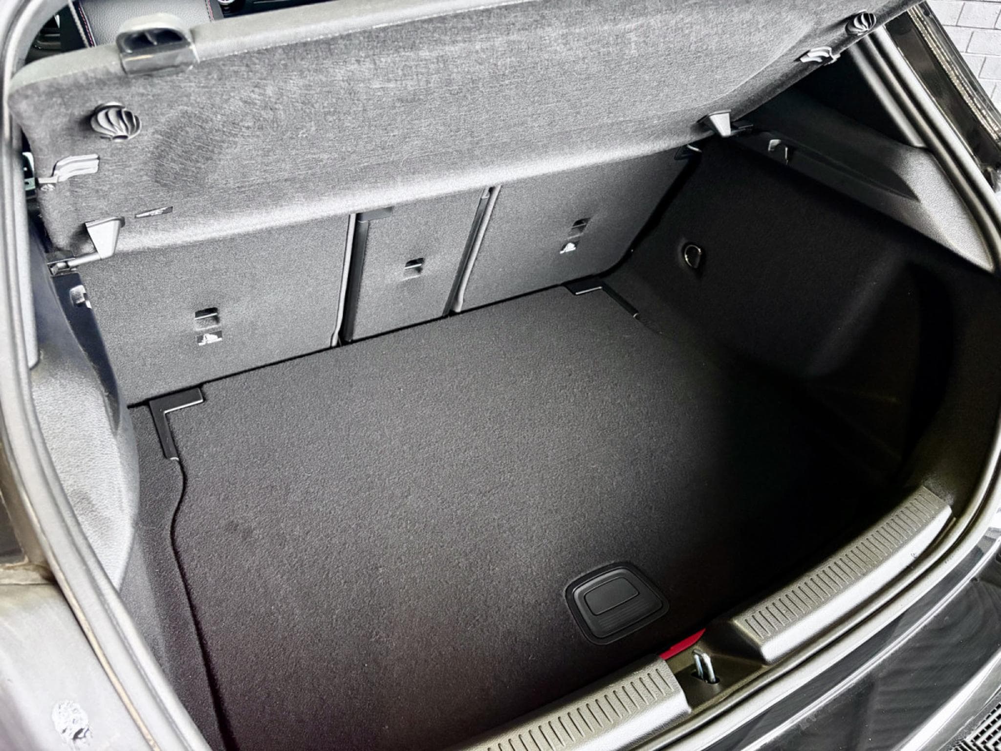 Mercedes A 200 AMG EDITION 163 CV * CAMÉRA *MBUX * CUIR/ALCANTARA* (2024) - Photo 22