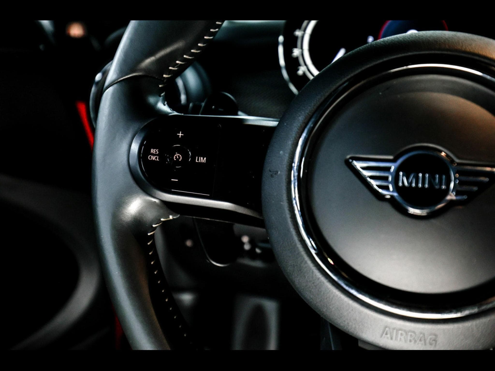 Mini Cooper S 3 PORTES YOURS TRIM – CHILI RED (2022) - Foto 24