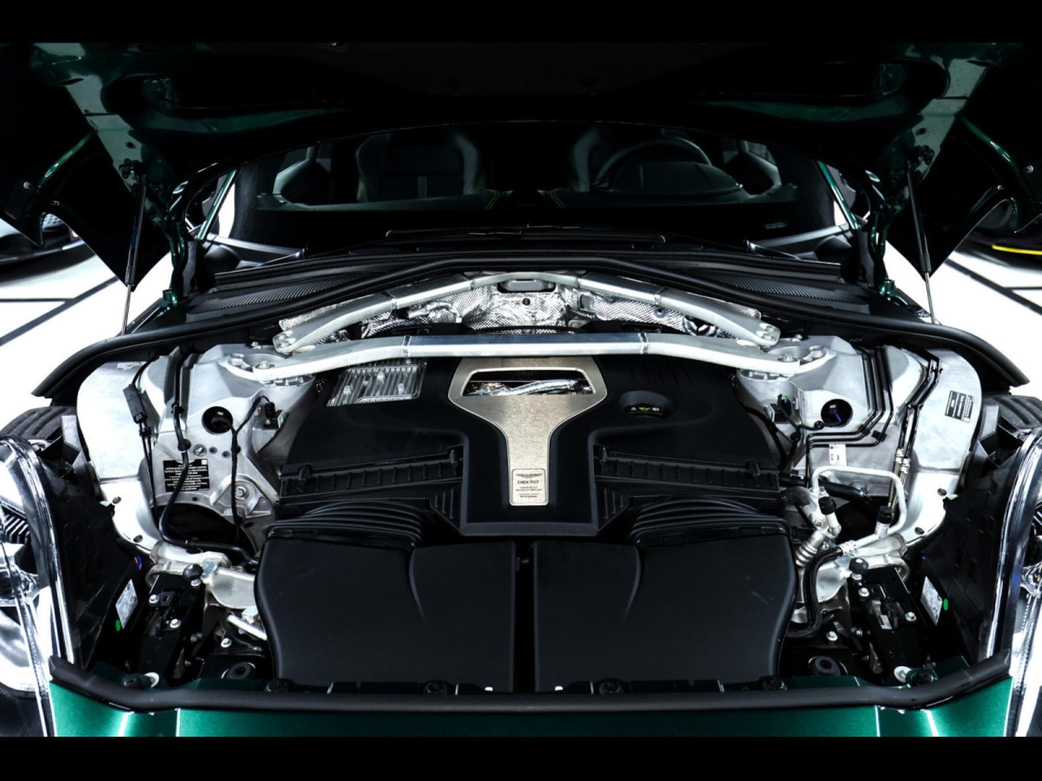 Aston-Martin DBX 707 MY25.5 - MALACHITE GREEN (2025) - Foto 20