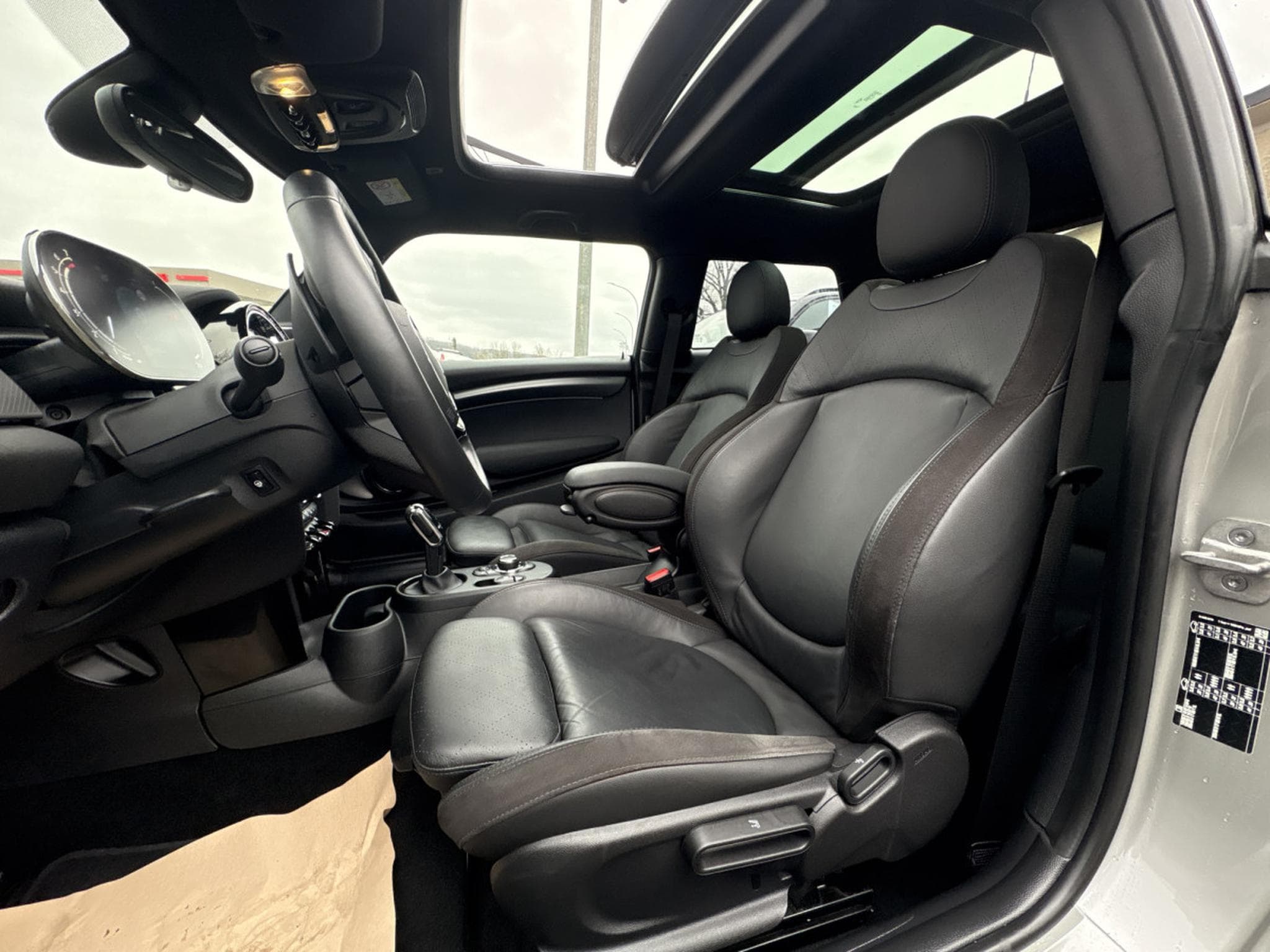 Mini Cooper S 2.0 178CV AUTO JCW TRIM * GARANTIE 36 MOIS * (2023) - Foto 4