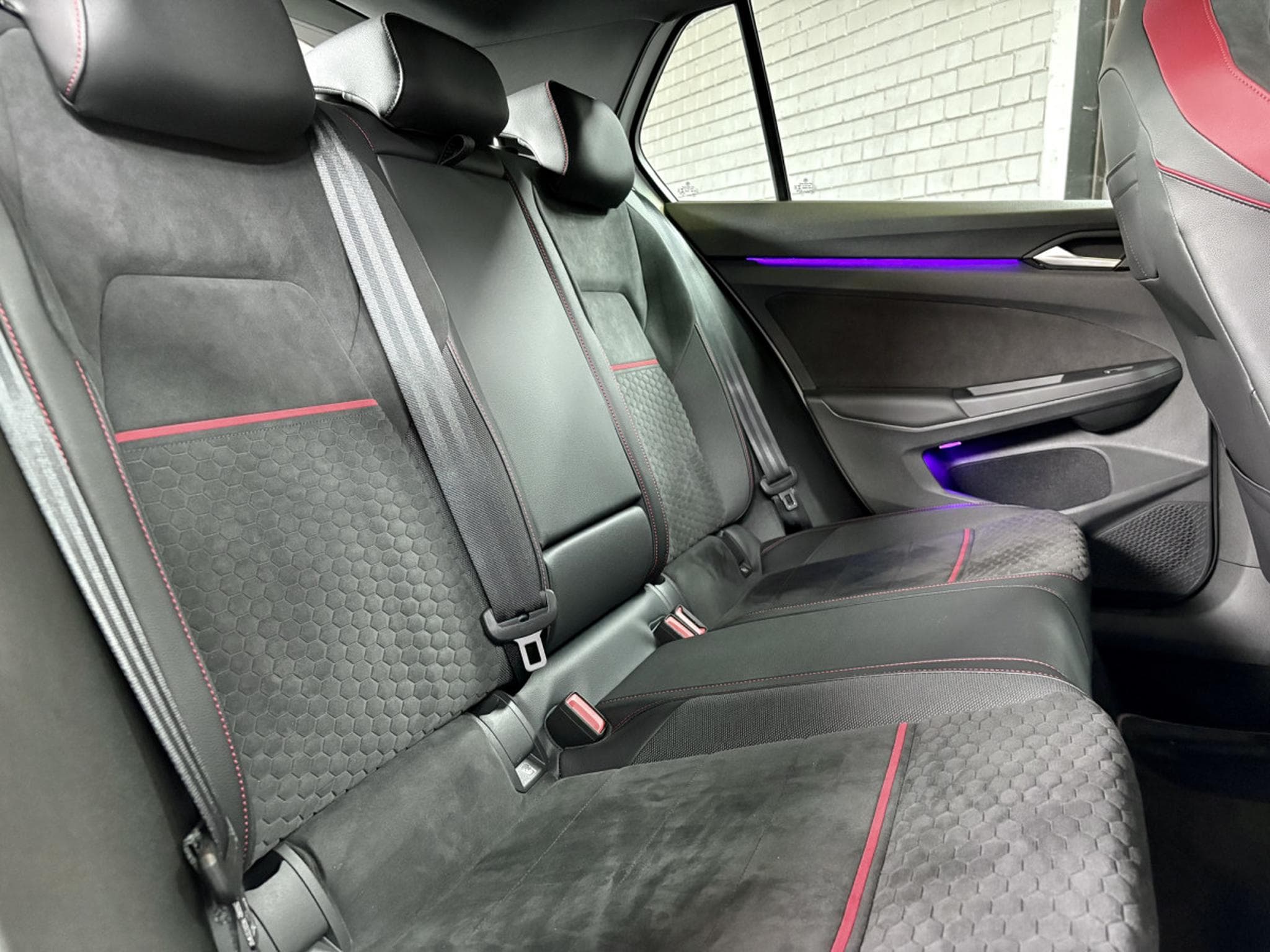 VW Golf GTI Clubsport 2.0 TSI 300CV DSG7 *Toit Ouvrant* *Sièges Chau (2022) - Foto 21