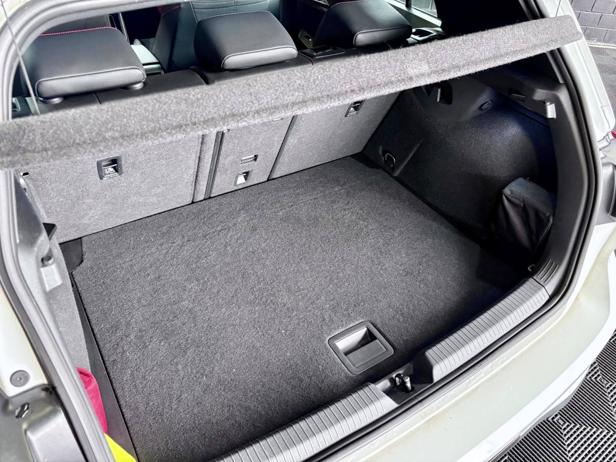 VW Golf GTI Clubsport 2.0 TSI 300CV DSG7 *Toit Ouvrant* *Sièges Chau (2022) - Foto 22