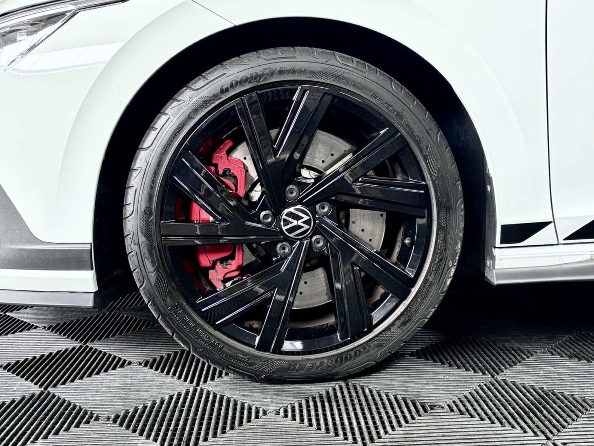 VW Golf GTI Clubsport 2.0 TSI 300CV DSG7 *Toit Ouvrant* *Sièges Chau (2022) - Foto 23