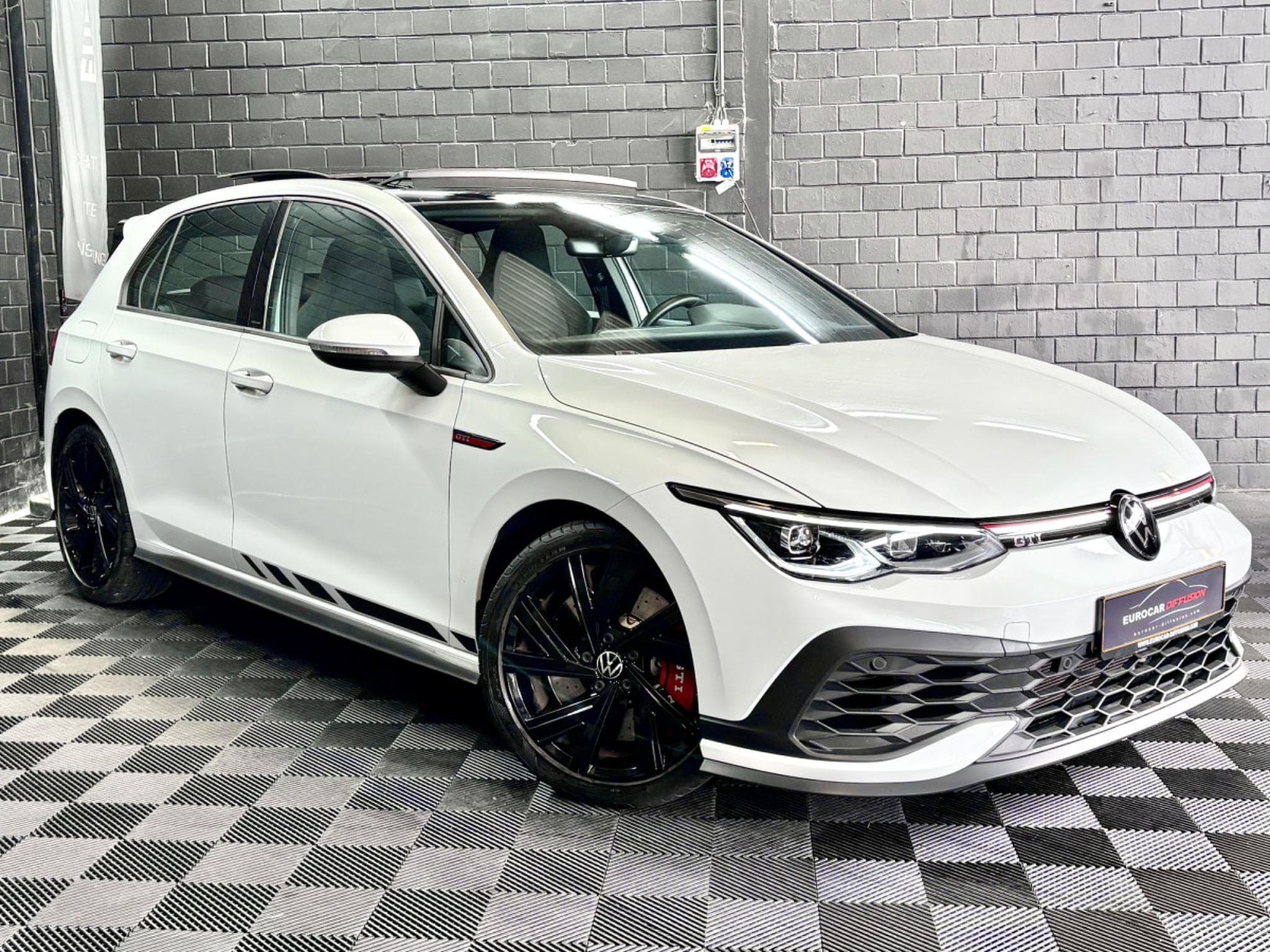 VW Golf GTI Clubsport 2.0 TSI 300CV DSG7 *Toit Ouvrant* *Sièges Chau (2022) - Foto 3