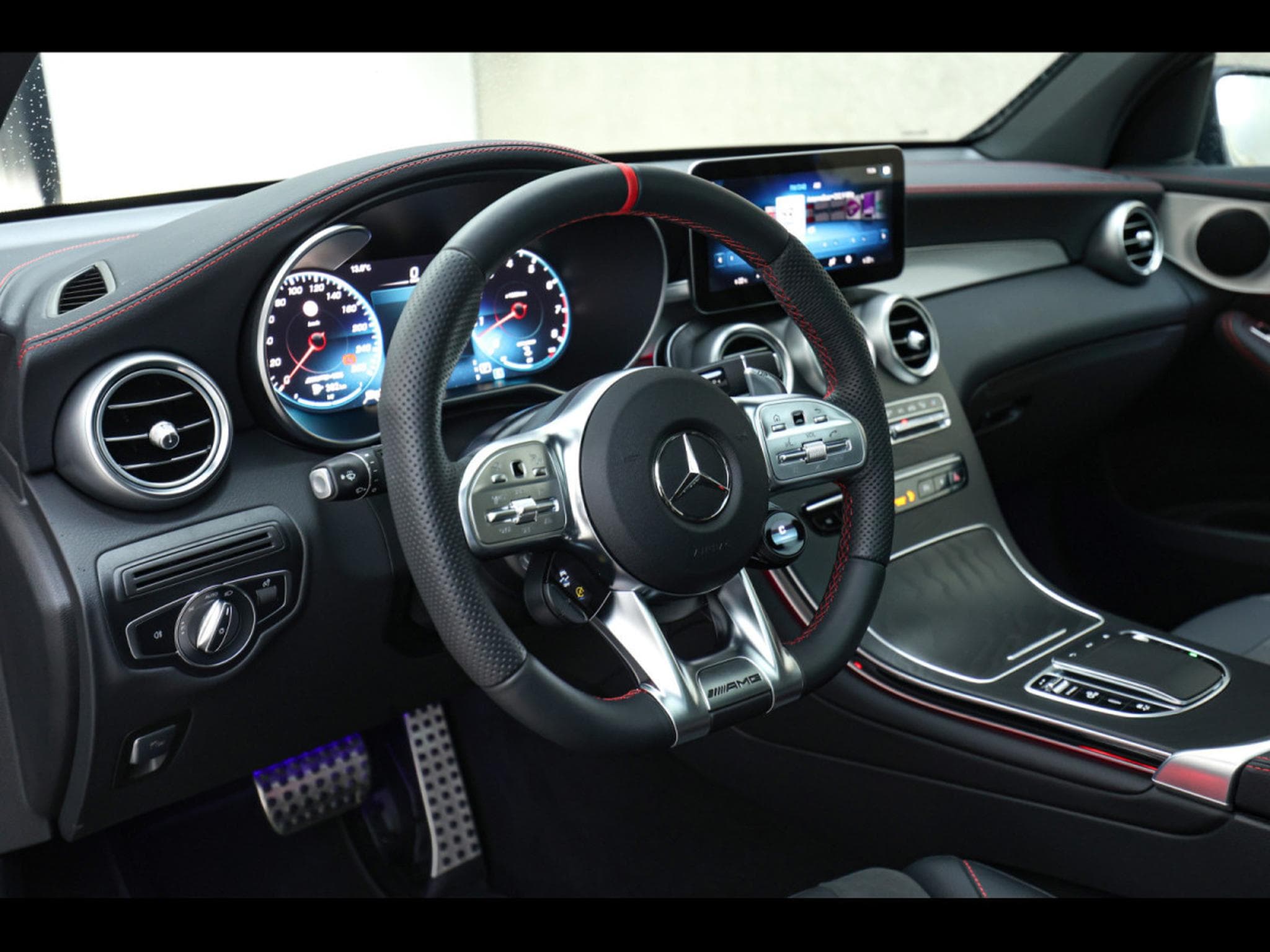 Mercedes GLC 43 AMG 4MATIC – OBSIDIAN BLACK (2022) - Foto 10