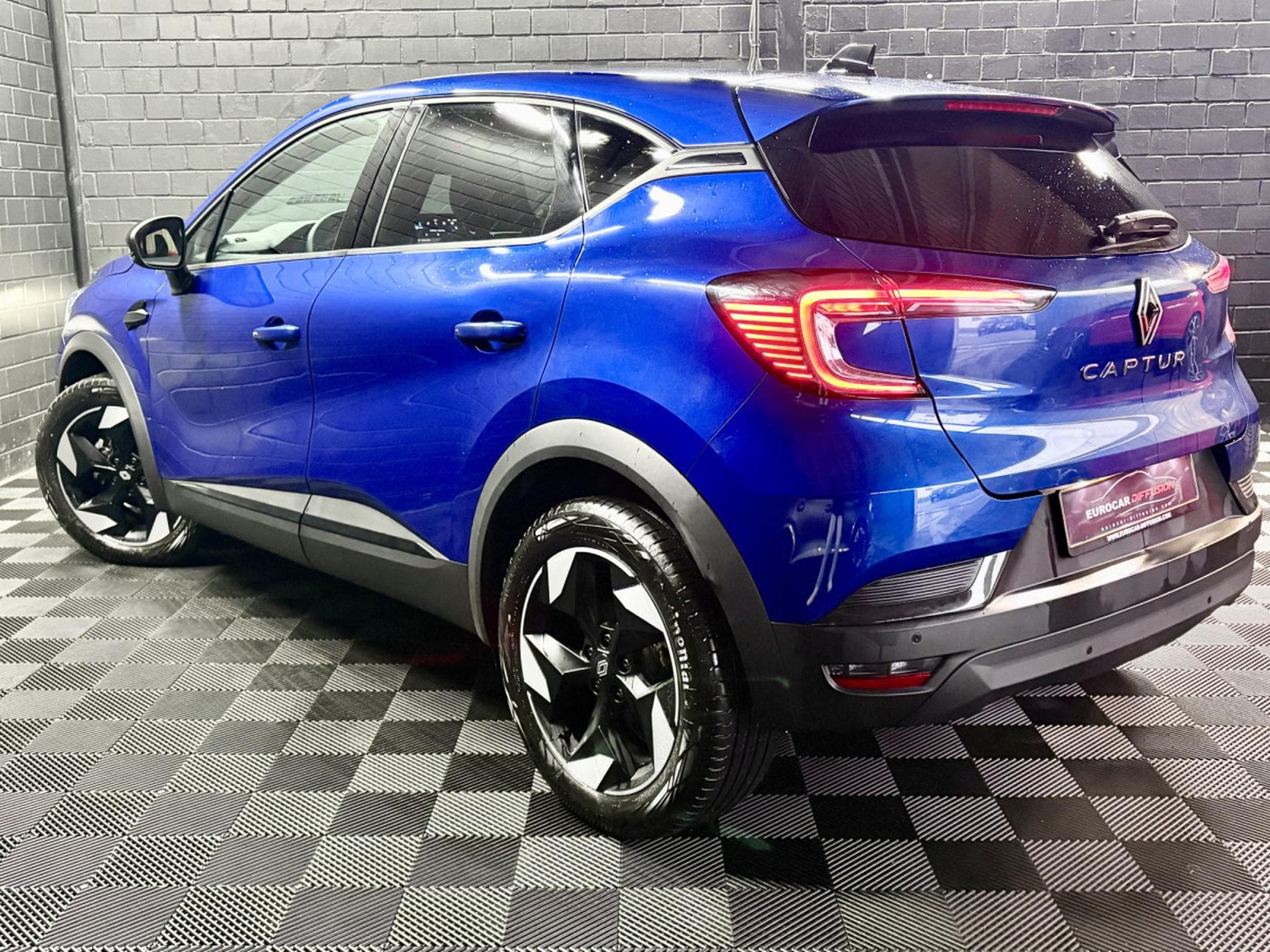 Renault Captur 1.3 TCE 160 CV TECHNO **Caméra** Sièges Chauff.** ACC ** (2025) - Photo 4