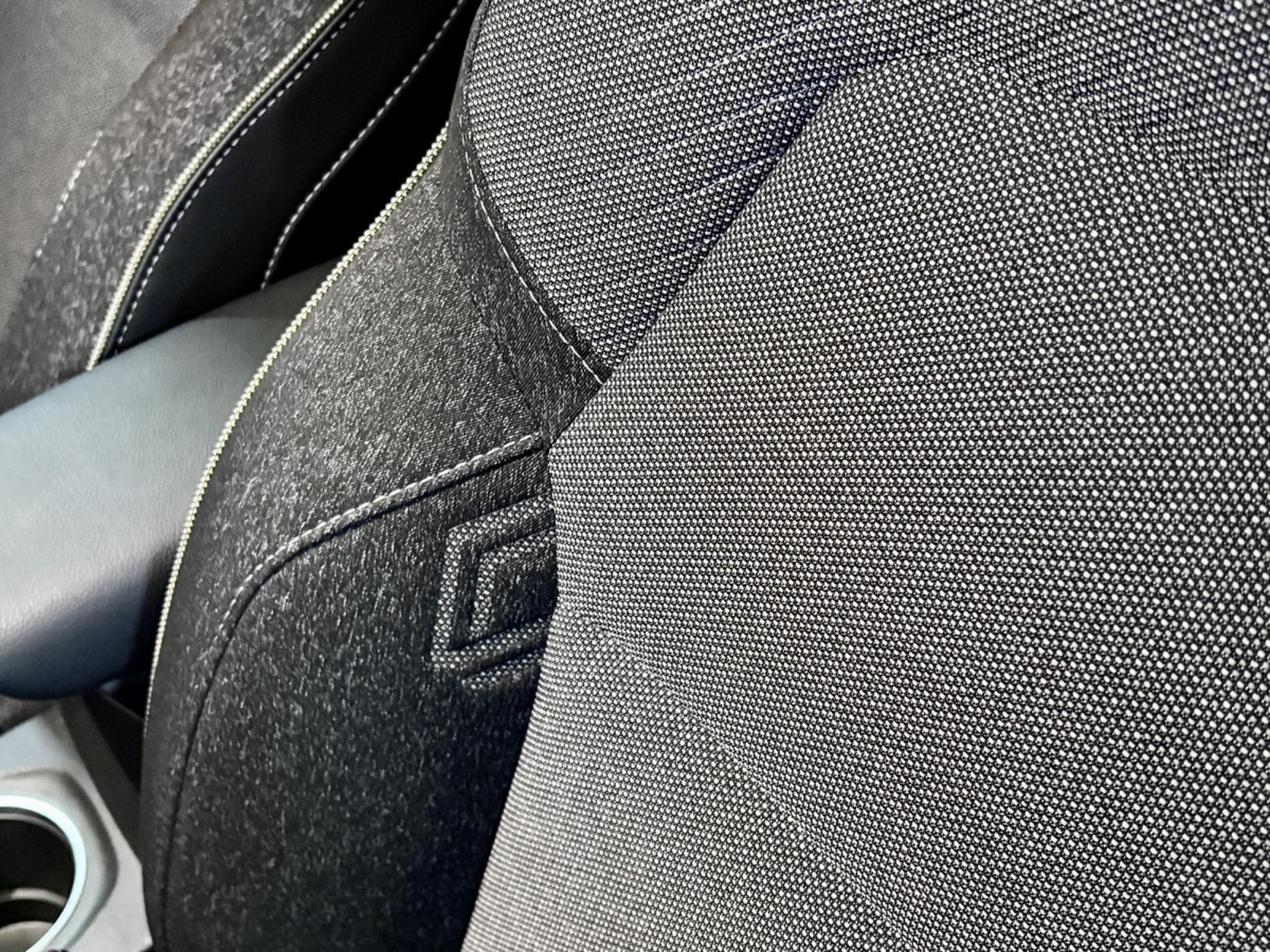 Renault Captur 1.3 TCE 160 CV TECHNO **Caméra** Sièges Chauff.** ACC ** (2025) - Photo 8