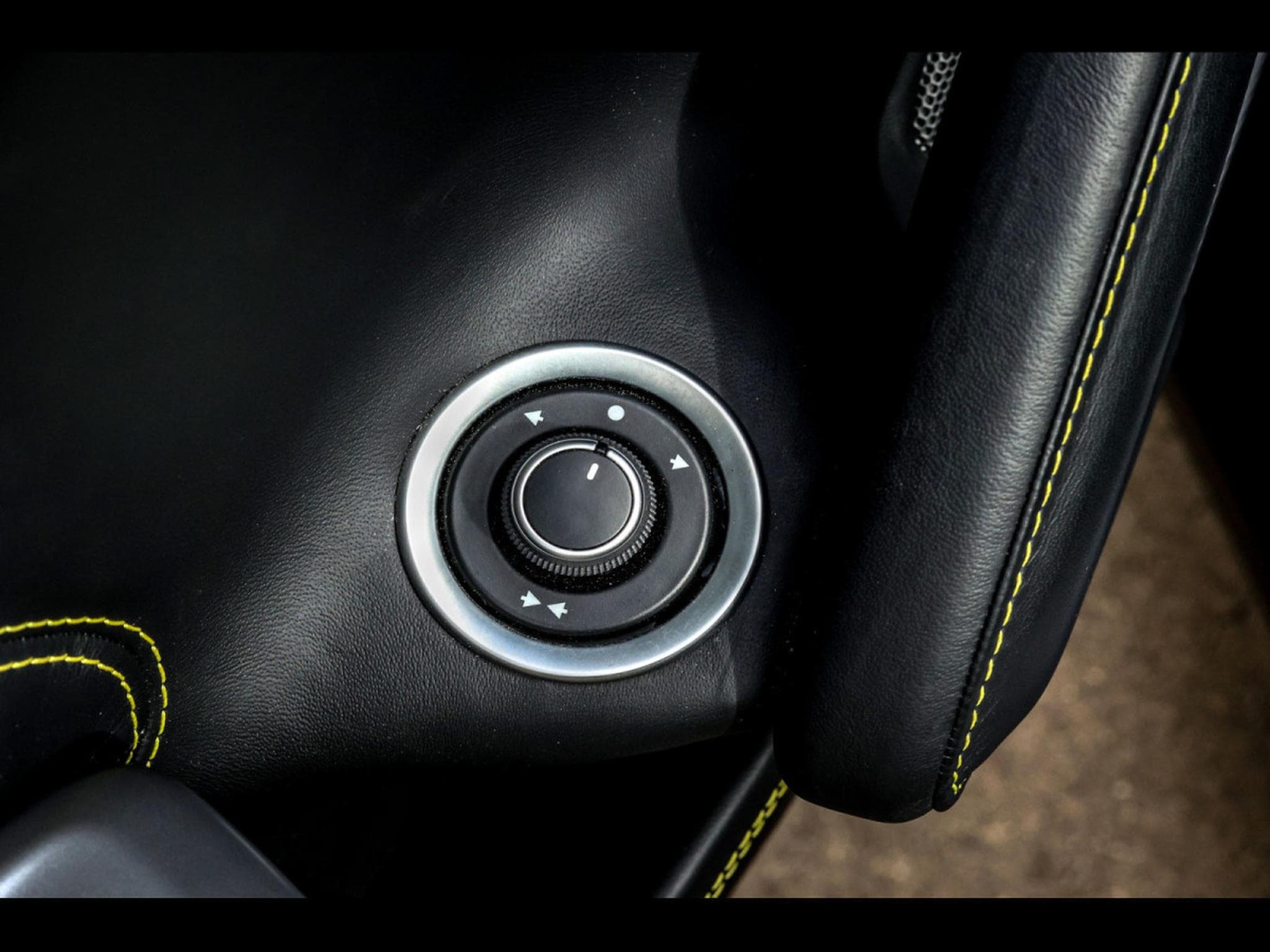 Ferrari GTC4 Lusso 6.3 V12 (690 CH) - NERO DAYTONA - POWER15 APPROVED WARRANTY (2018) - Photo 21