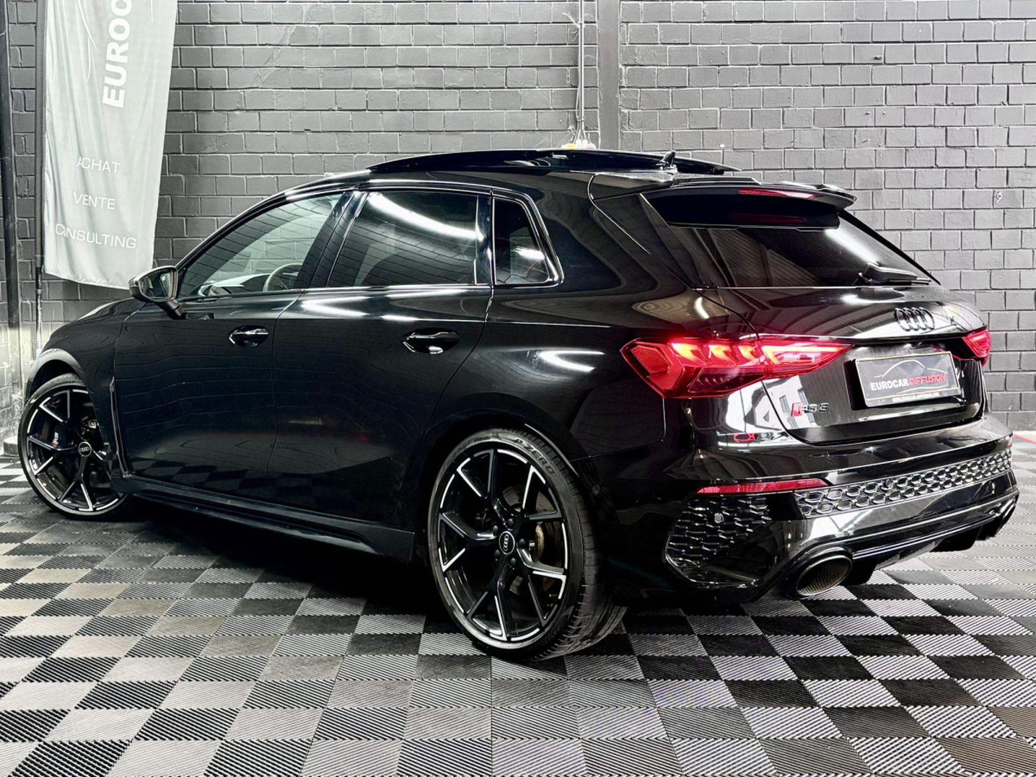 Audi RS3 Sportback RS quattro 2.5 TFSI 400 CV (2023) - Photo 4