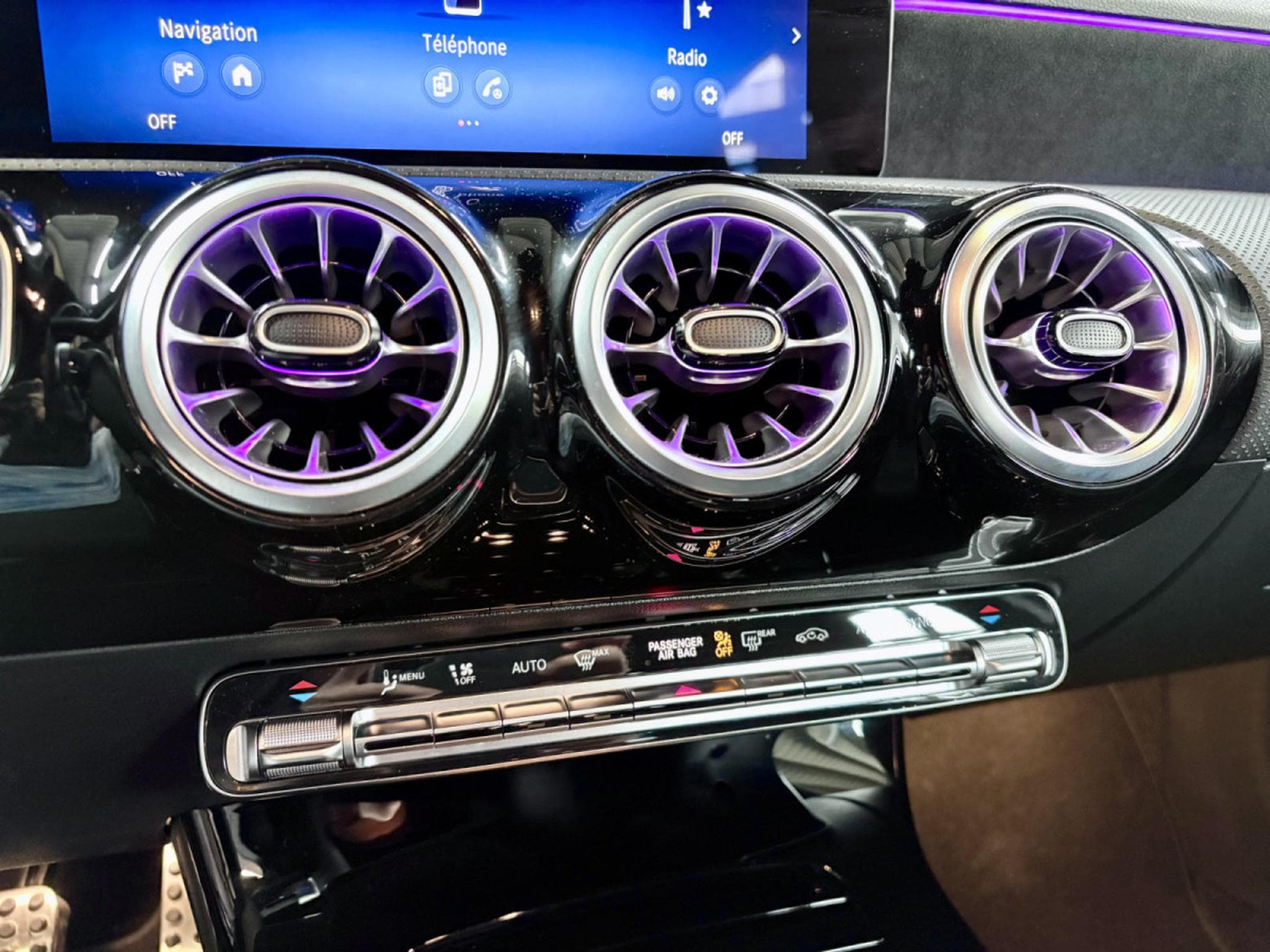 Mercedes A 200 AMG EDITION 163 CV * CAMÉRA *MULTIBEAM* CUIR/ALCANTARA* (2024) - Photo 15