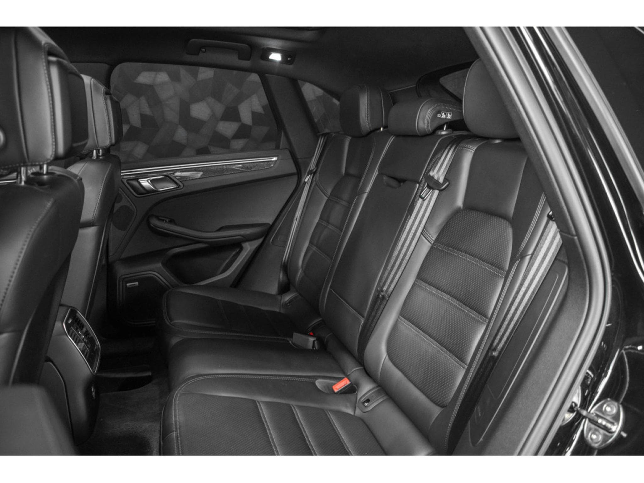 Porsche Macan III GTS (2024) - Photo 14