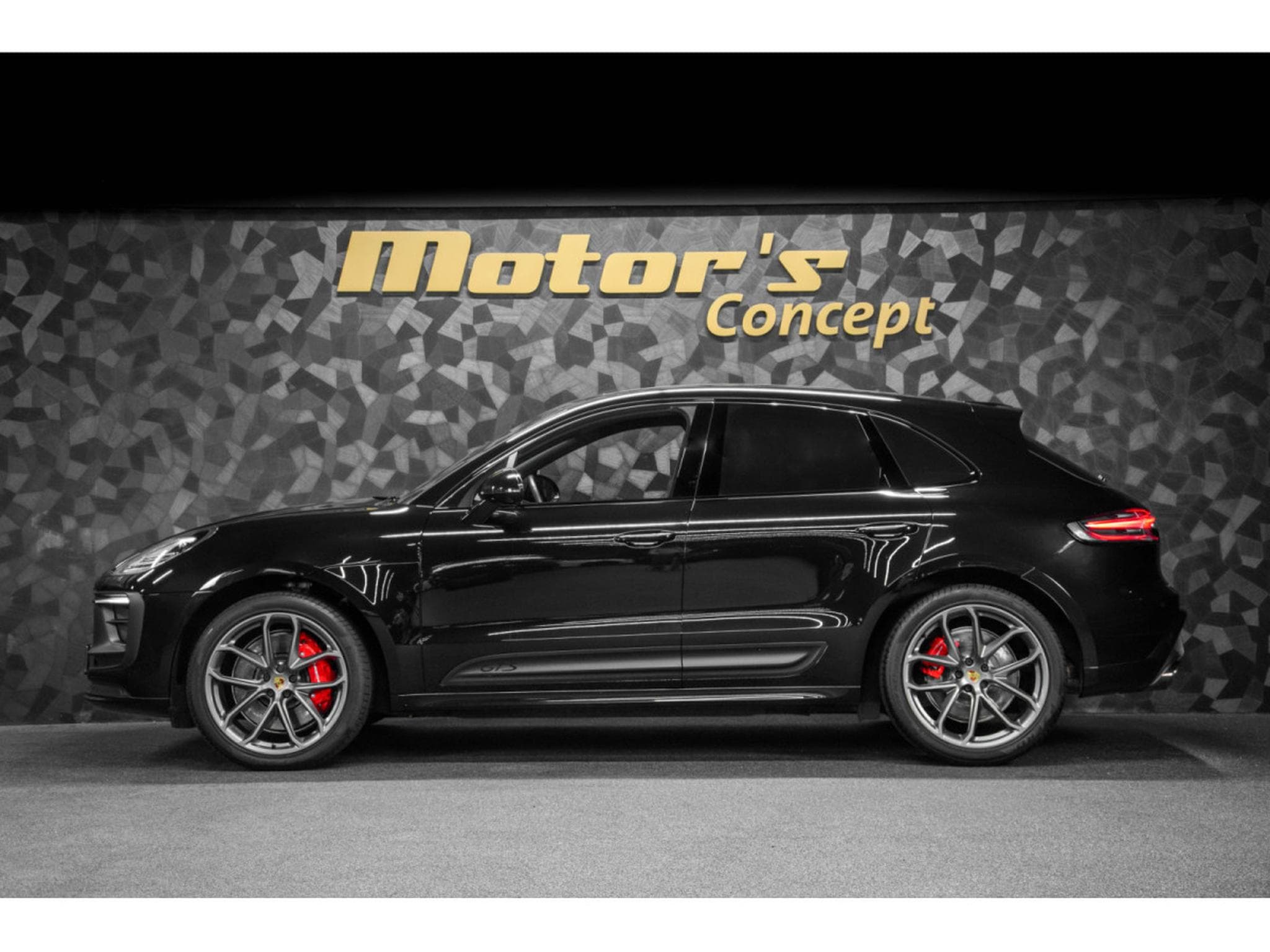 Porsche Macan III GTS (2024) - Photo 2