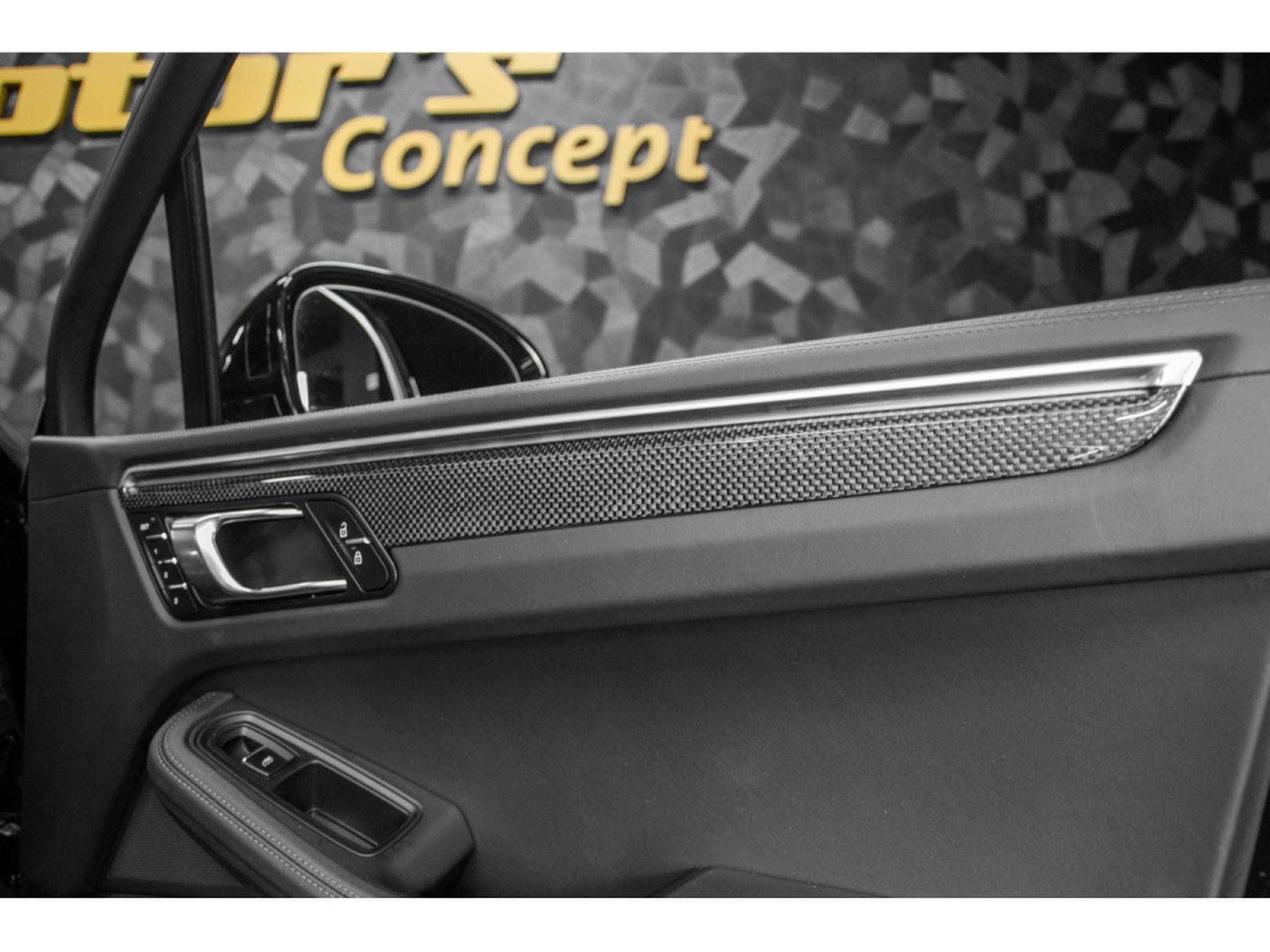 Porsche Macan III GTS (2024) - Photo 23