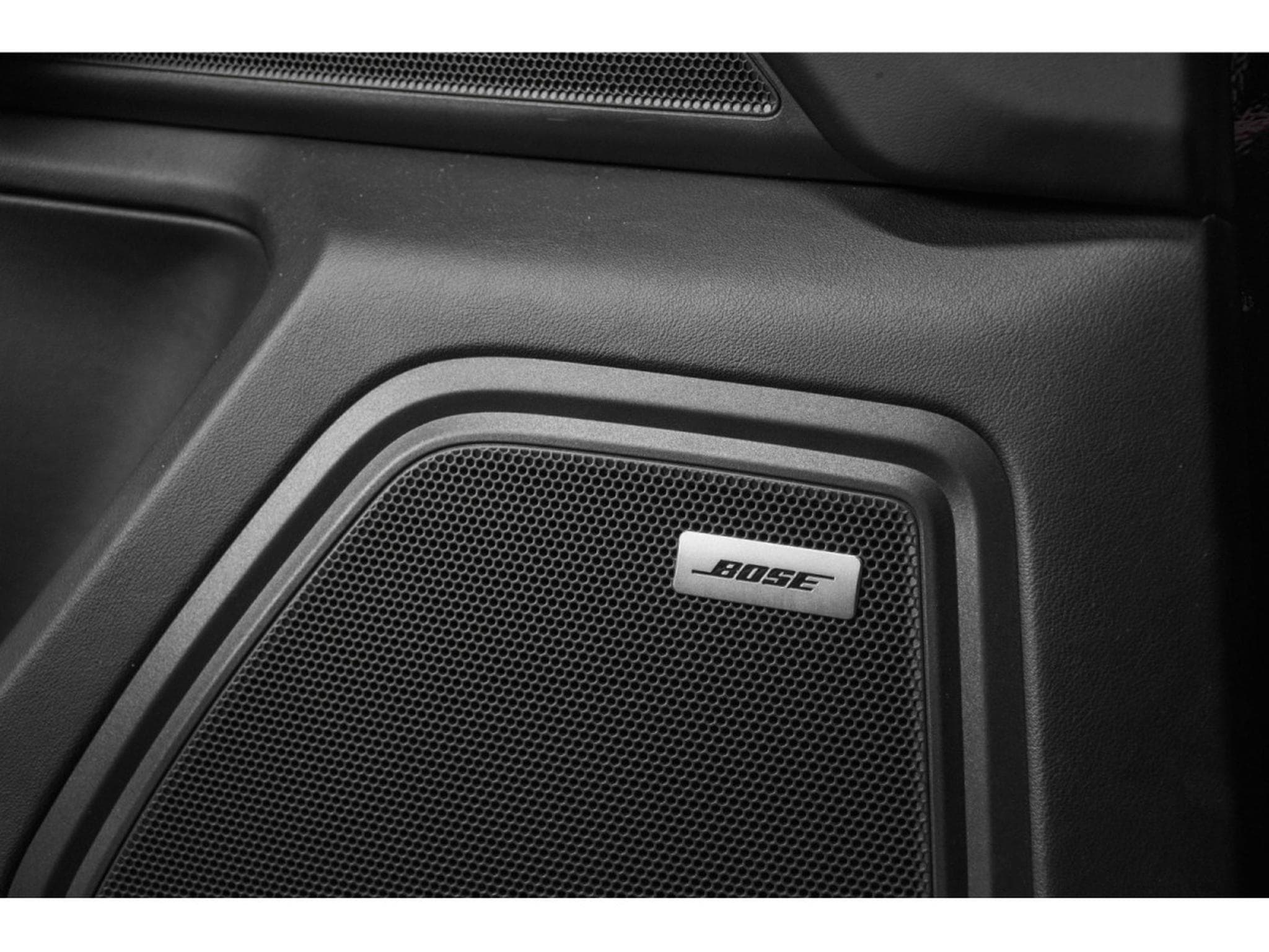 Porsche Macan III GTS (2024) - Photo 24