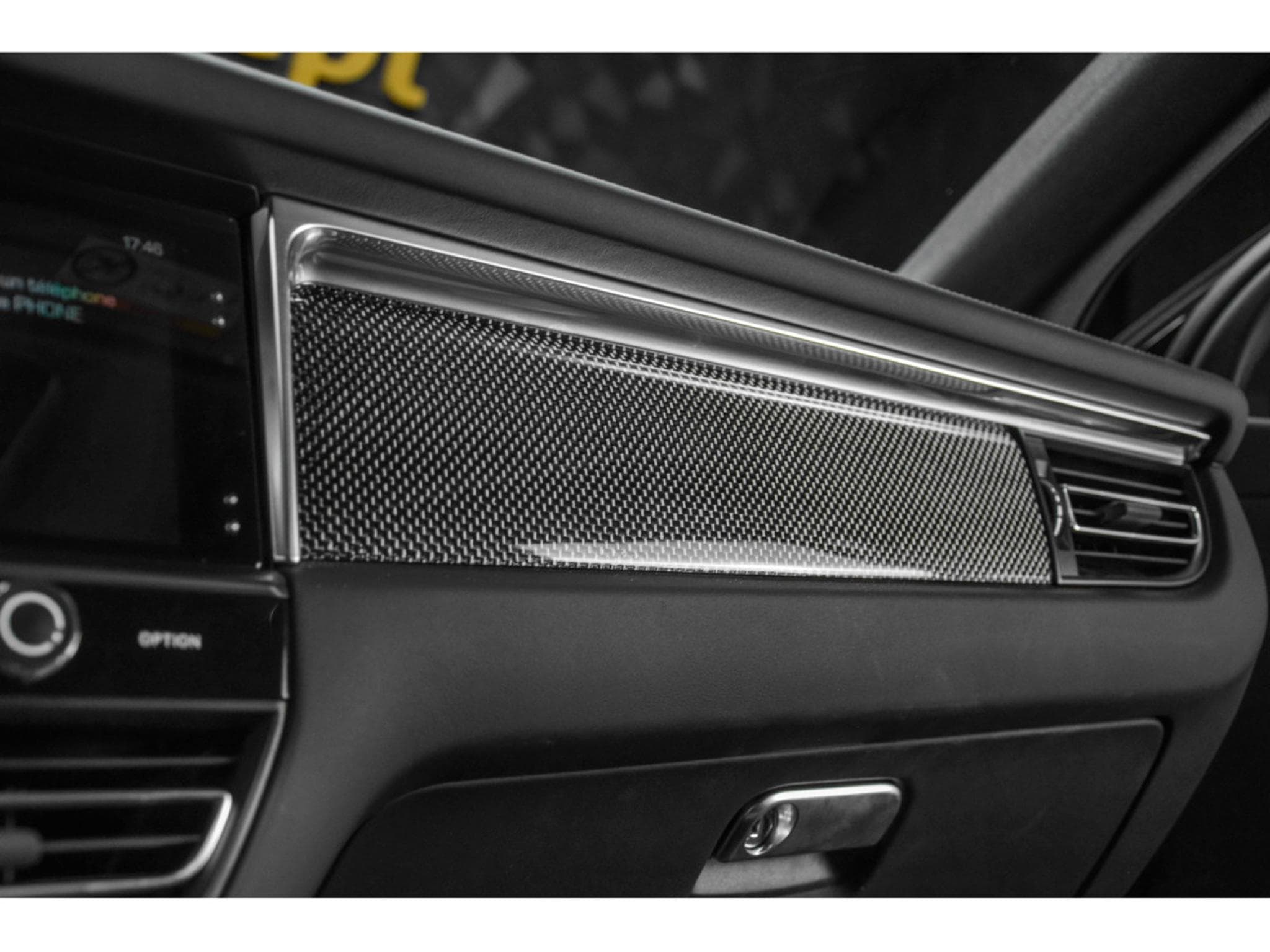 Porsche Macan III GTS (2024) - Photo 28