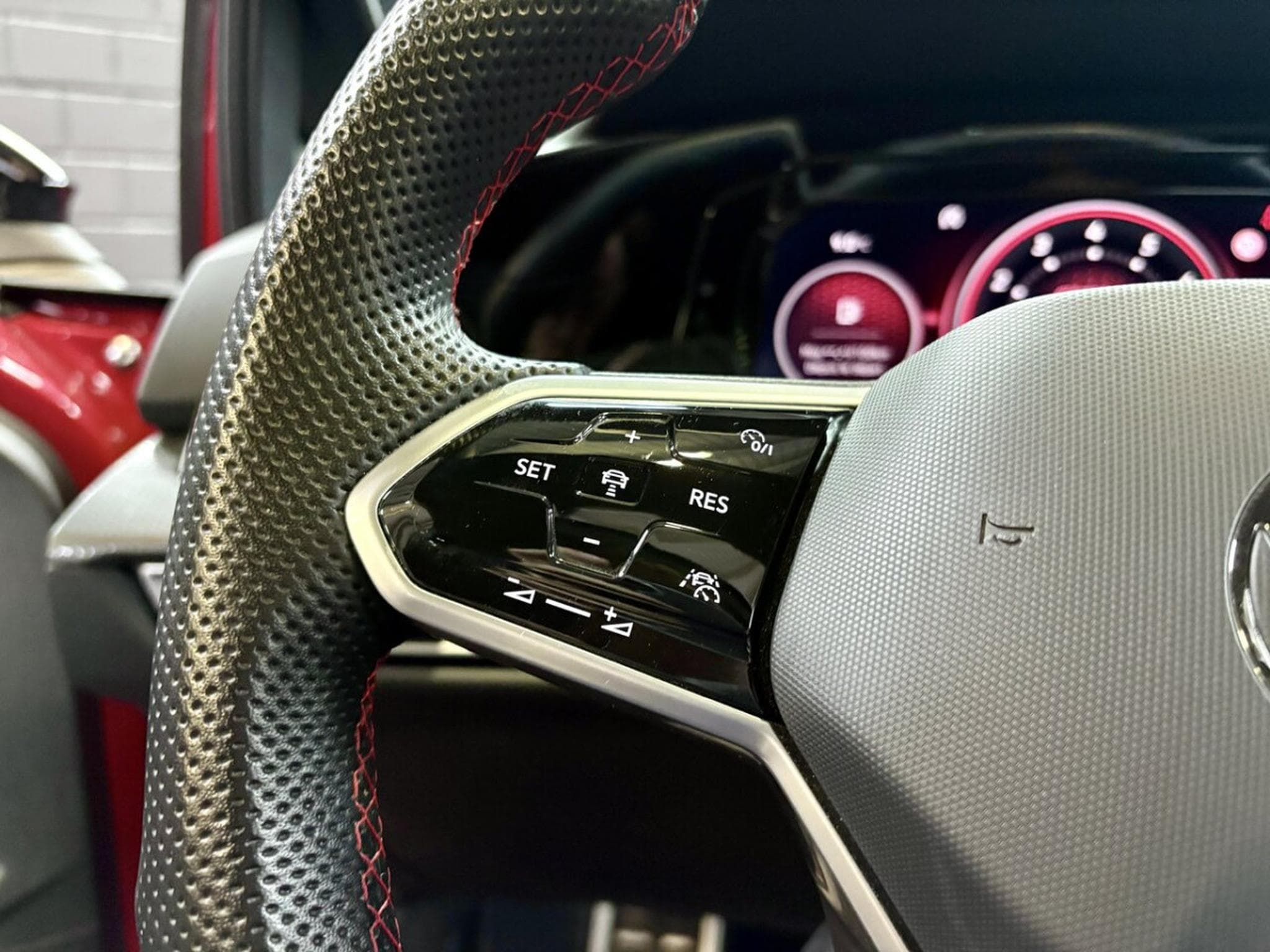 VW Golf GTI Clubsport 2.0 TSI 300CV DSG7 ** Toit ouvrant ** Matrix * (2021) - Photo 12