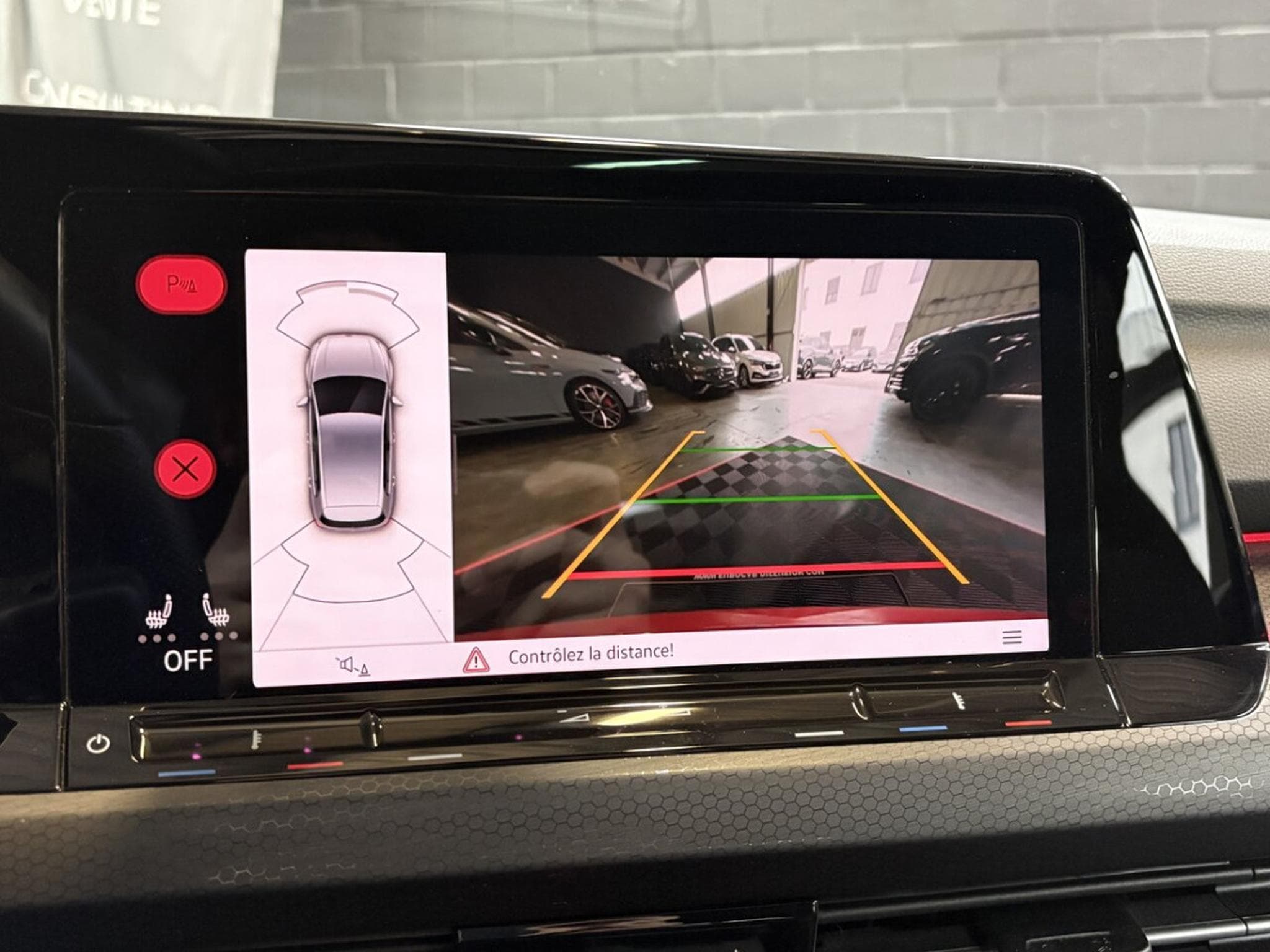 VW Golf GTI Clubsport 2.0 TSI 300CV DSG7 ** Toit ouvrant ** Matrix * (2021) - Photo 17