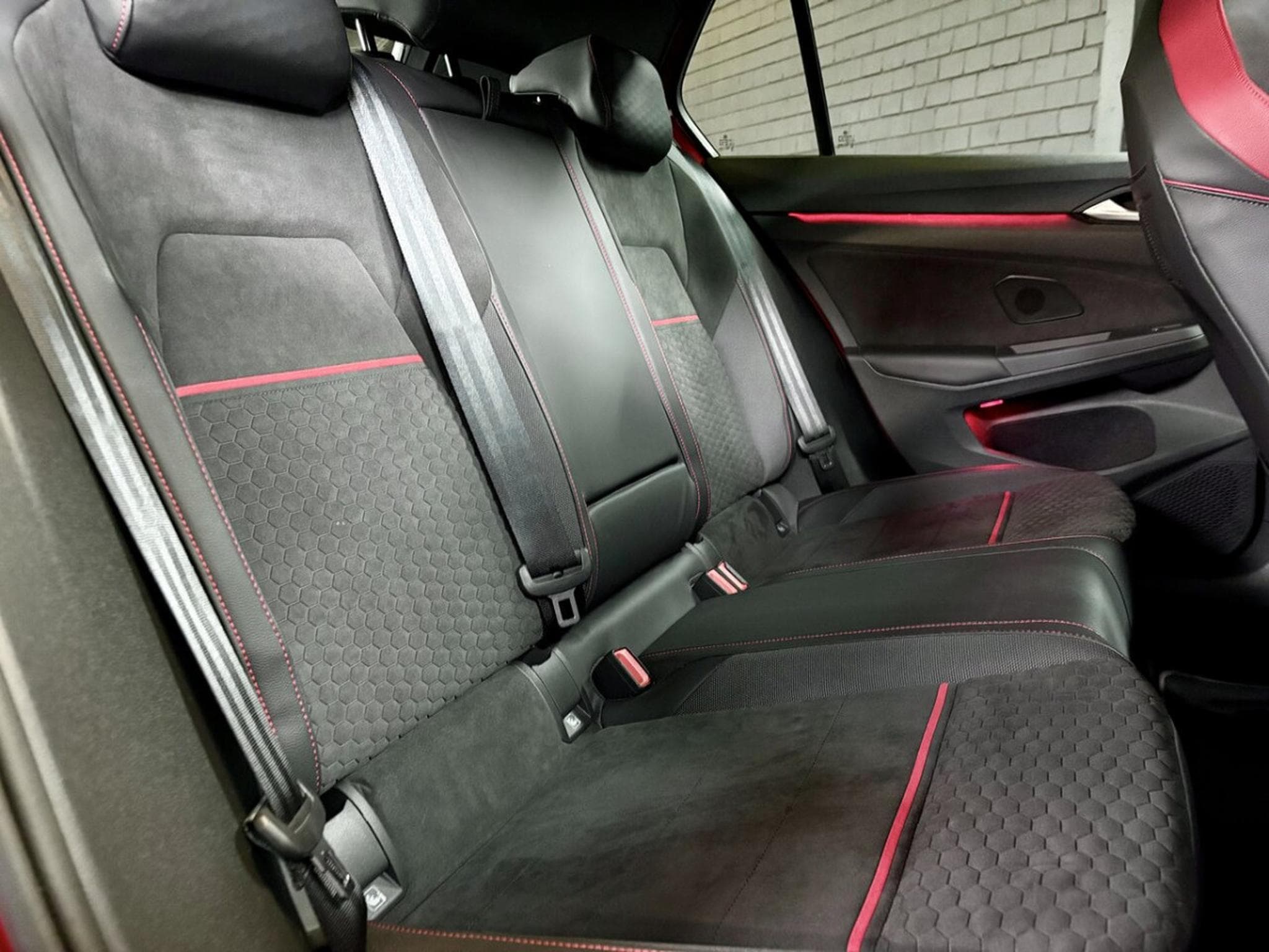 VW Golf GTI Clubsport 2.0 TSI 300CV DSG7 ** Toit ouvrant ** Matrix * (2021) - Photo 19