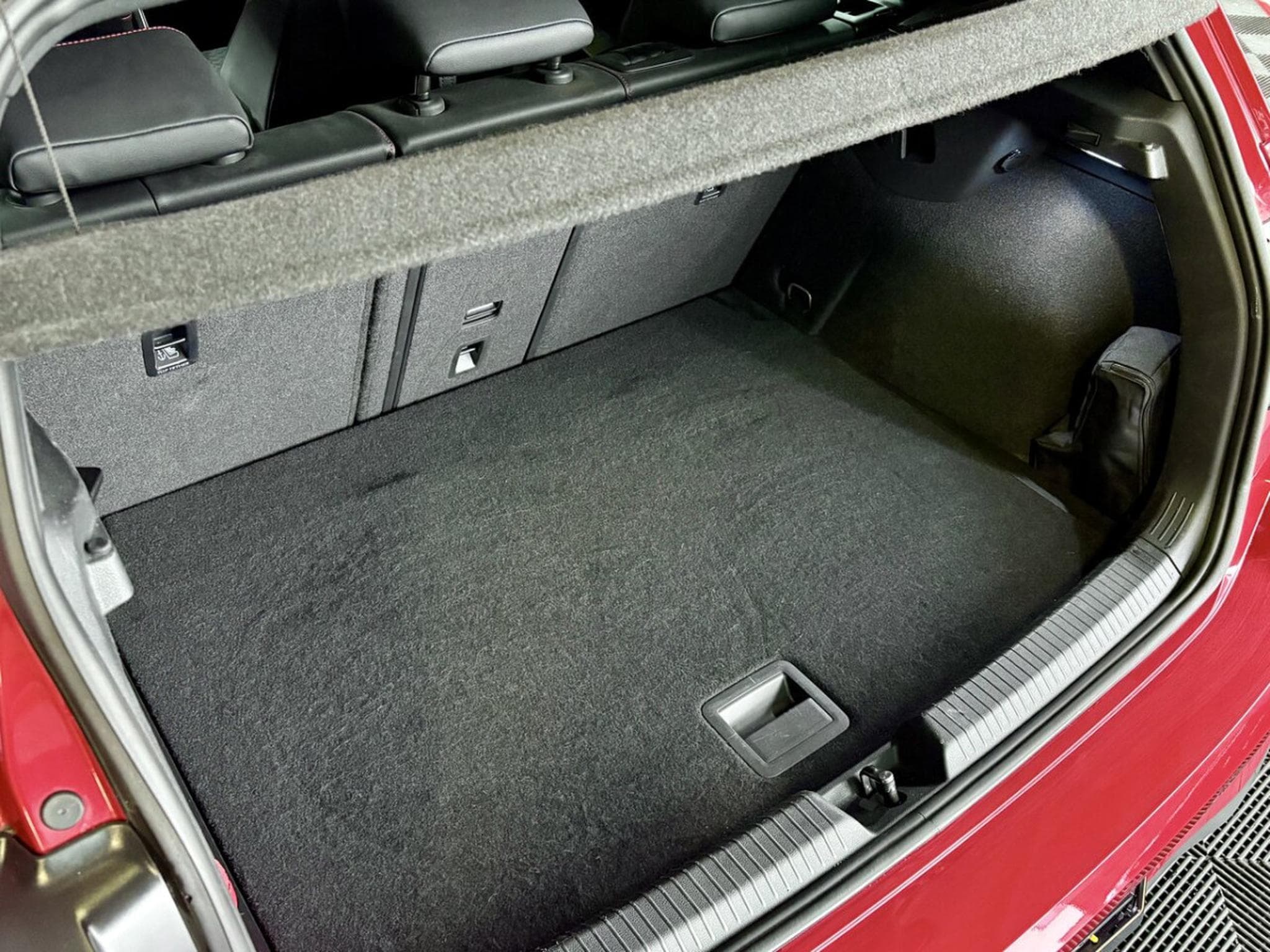 VW Golf GTI Clubsport 2.0 TSI 300CV DSG7 ** Toit ouvrant ** Matrix * (2021) - Photo 20