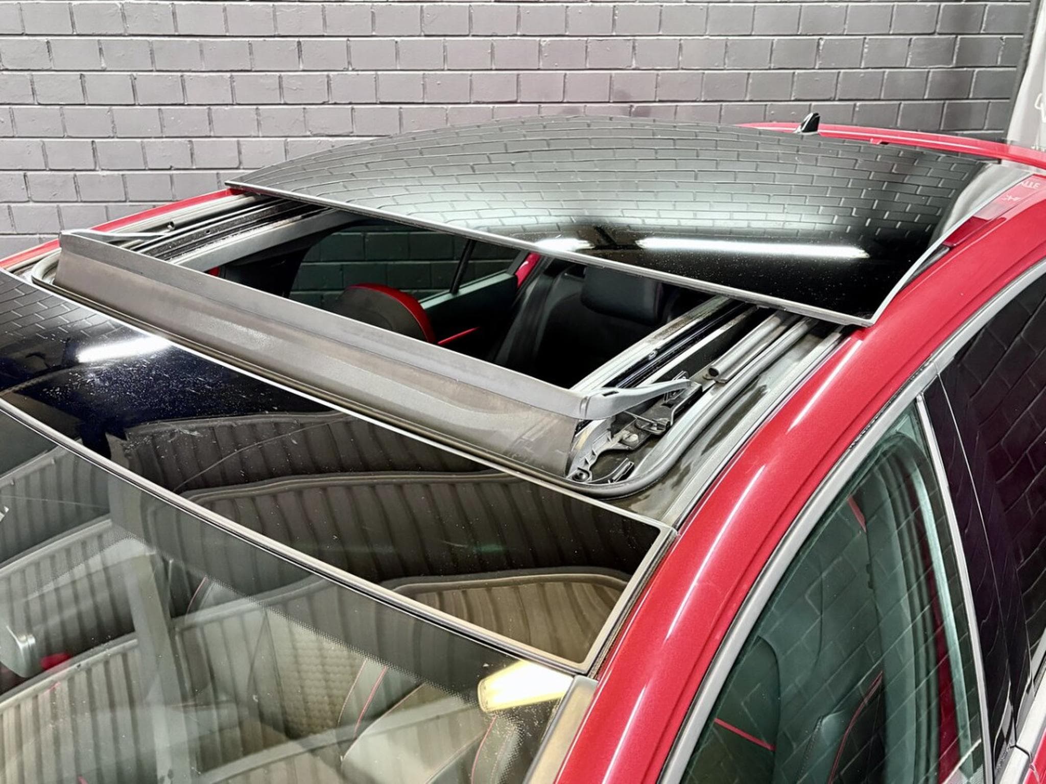 VW Golf GTI Clubsport 2.0 TSI 300CV DSG7 ** Toit ouvrant ** Matrix * (2021) - Photo 7