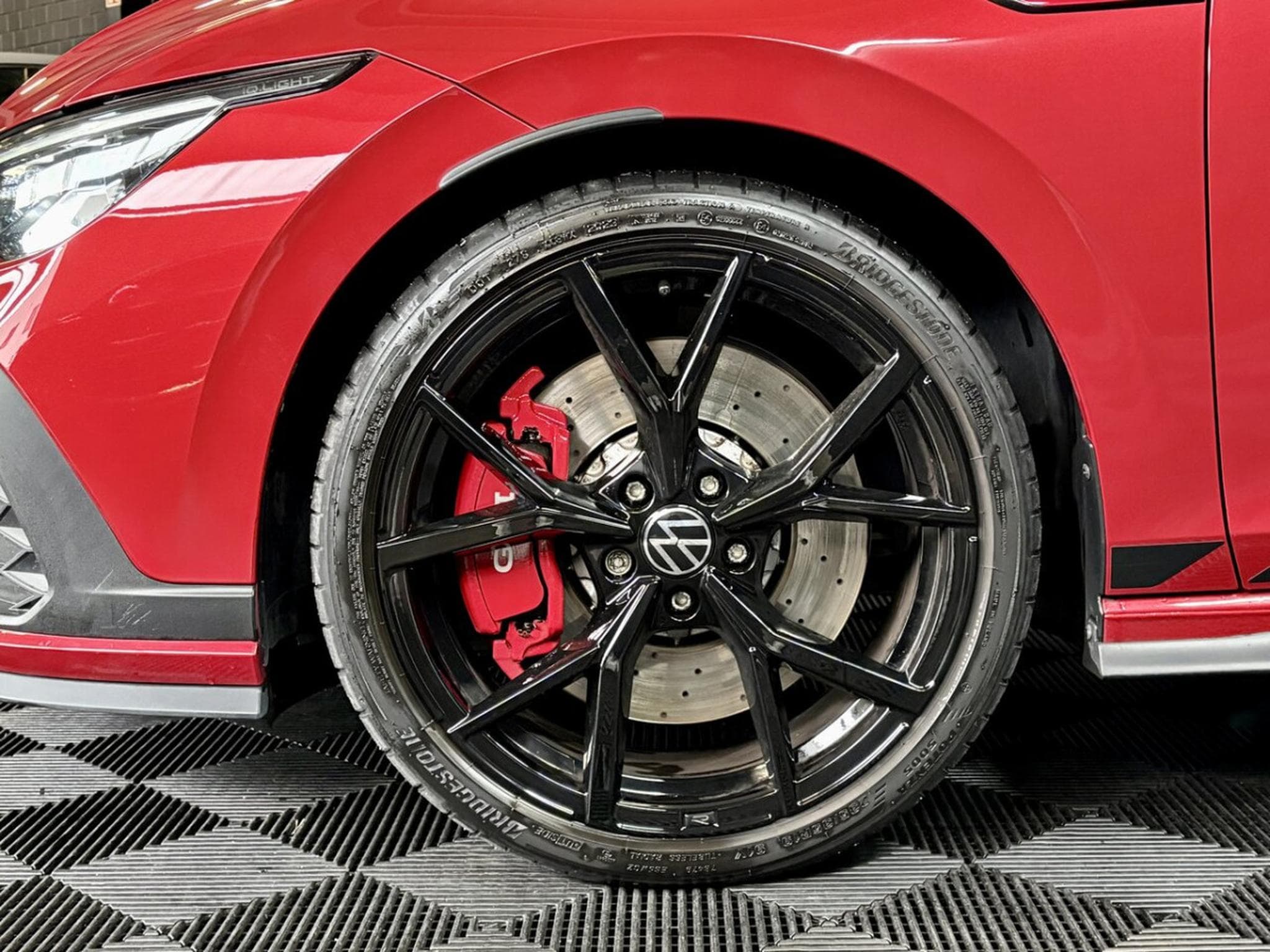 VW Golf GTI Clubsport 2.0 TSI 300CV DSG7 ** Toit ouvrant ** Matrix * (2021) - Photo 8