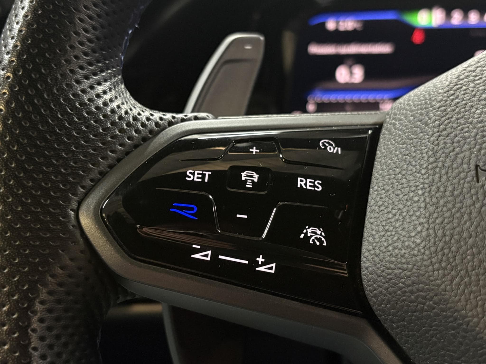 VW Golf R 20 Years 4Motion 2.0 TSI 333 CV DSG7  *DCC* *ACC* (2022) - Foto 11