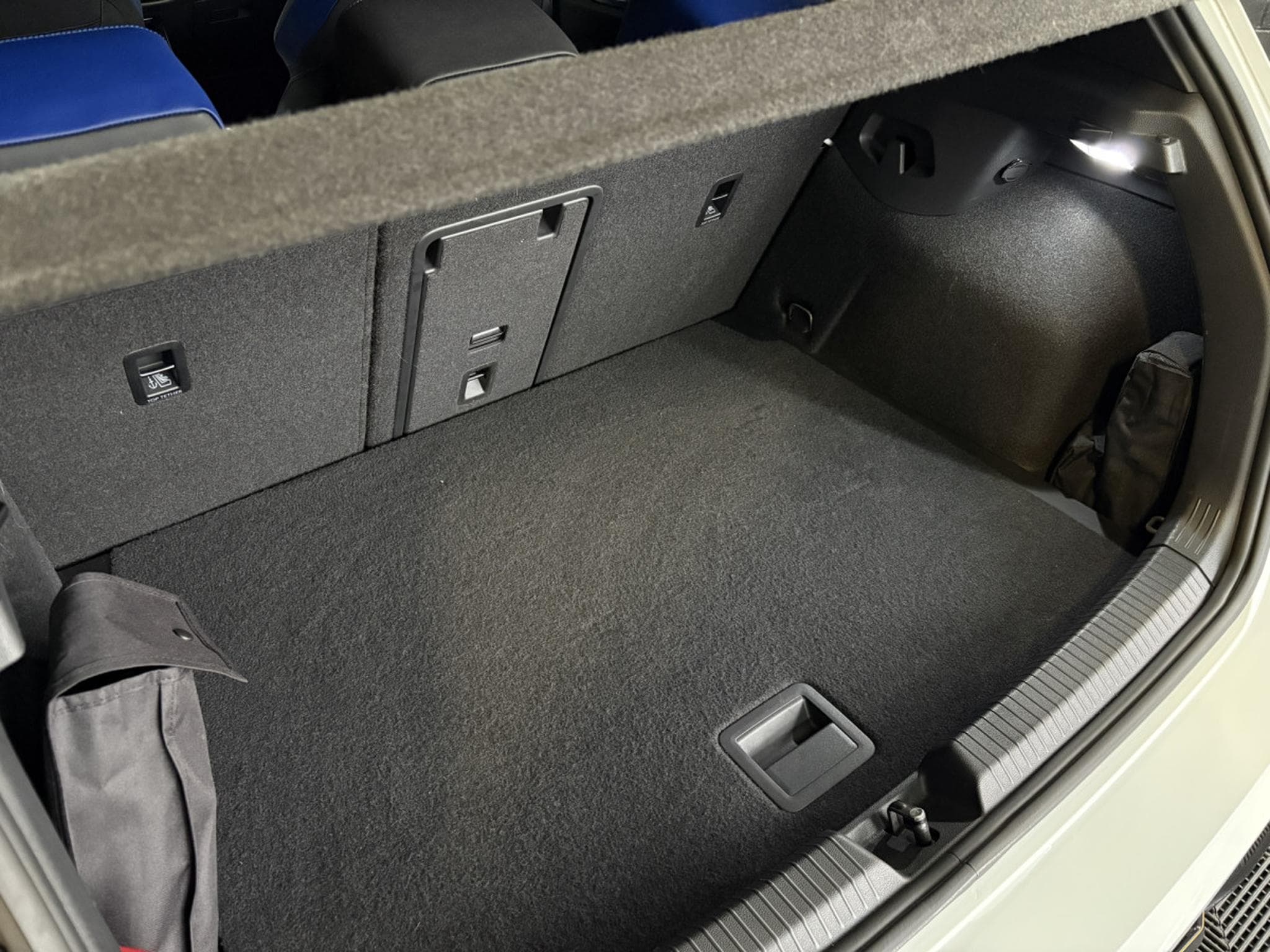 VW Golf R 20 Years 4Motion 2.0 TSI 333 CV DSG7  *DCC* *ACC* (2022) - Foto 21