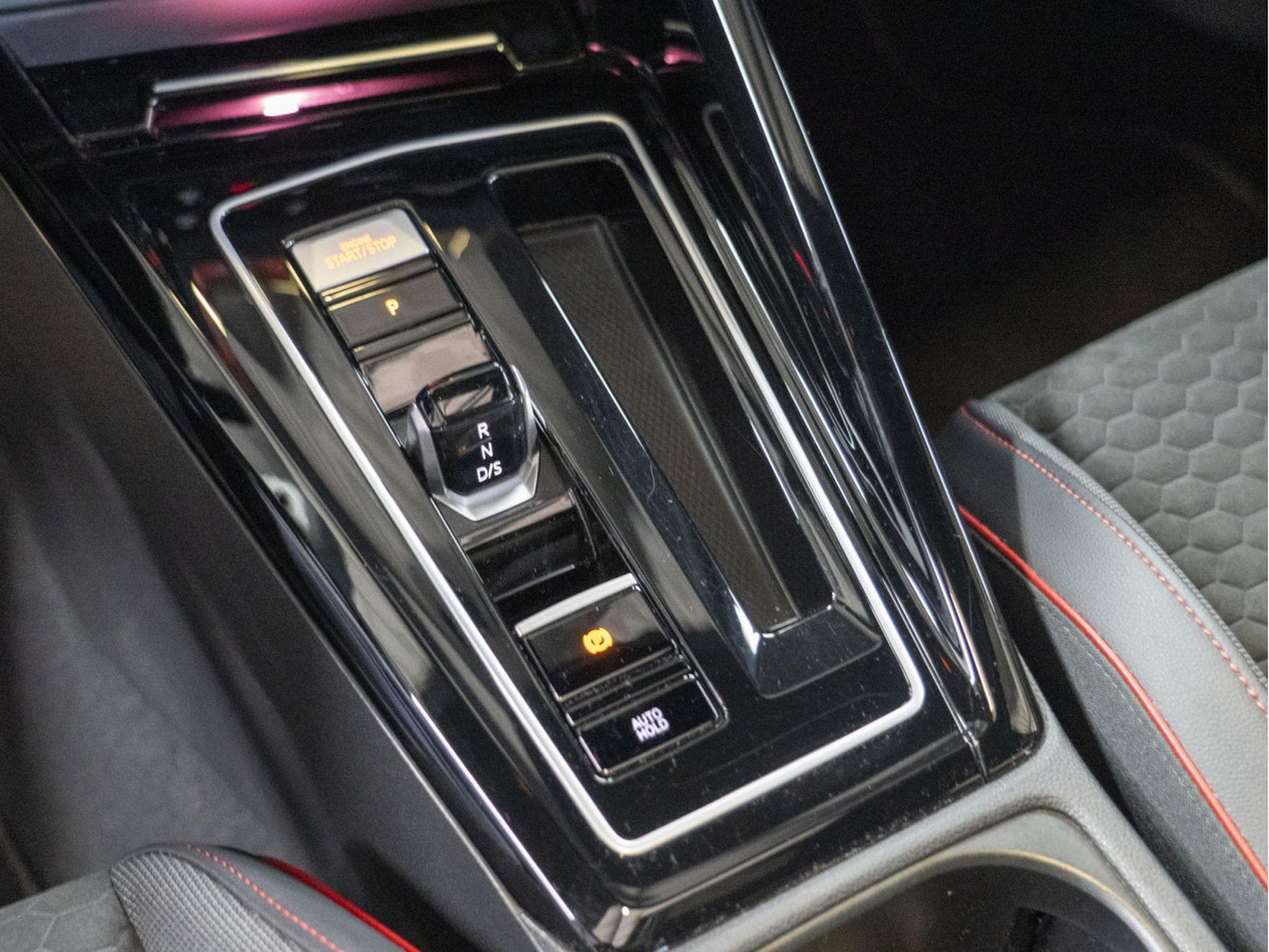 VW Golf GTI Clubsport 2.0 TSI 300CV DSG7 (2023) - Foto 14