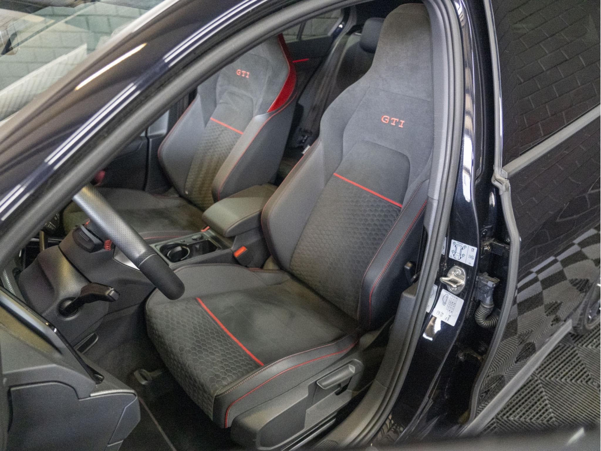 VW Golf GTI Clubsport 2.0 TSI 300CV DSG7 (2023) - Foto 7