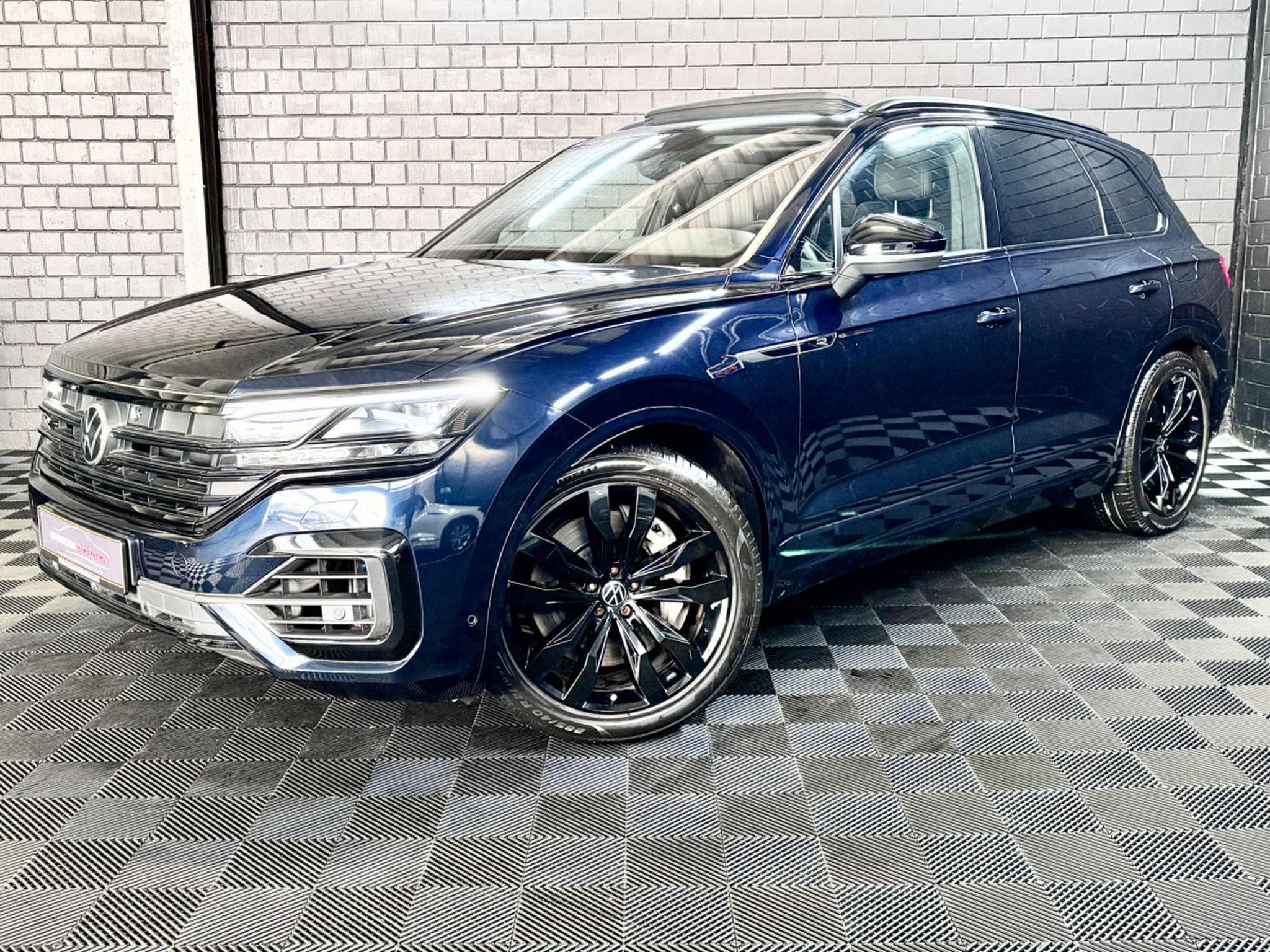 VW Touareg 3.0 R 4Motion eHybrid 462 CV ** Toit ouvrant ** Susp. pneuma (2022) - Photo 1
